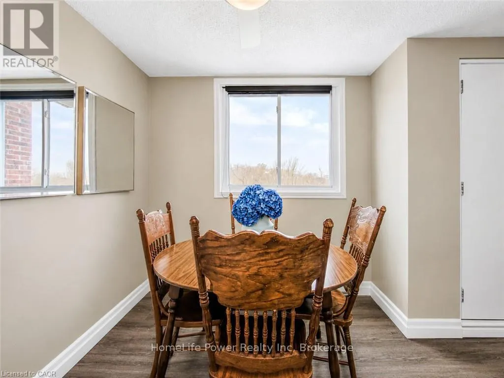 303 - 4 AVALON PLACE #303