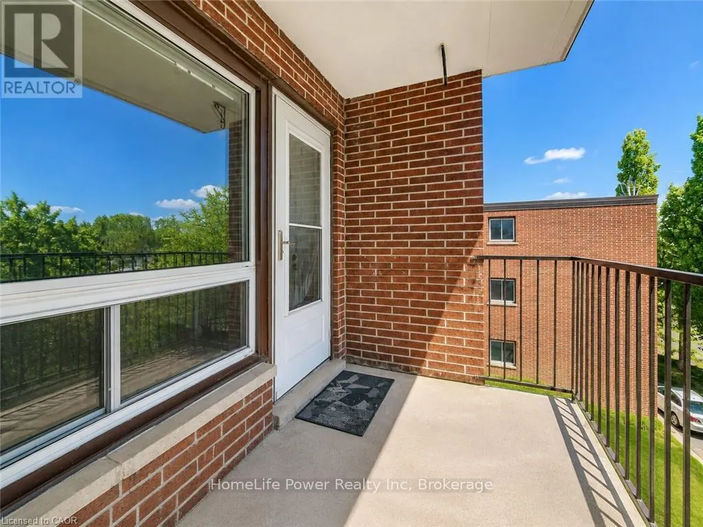 303 - 4 AVALON PLACE #303