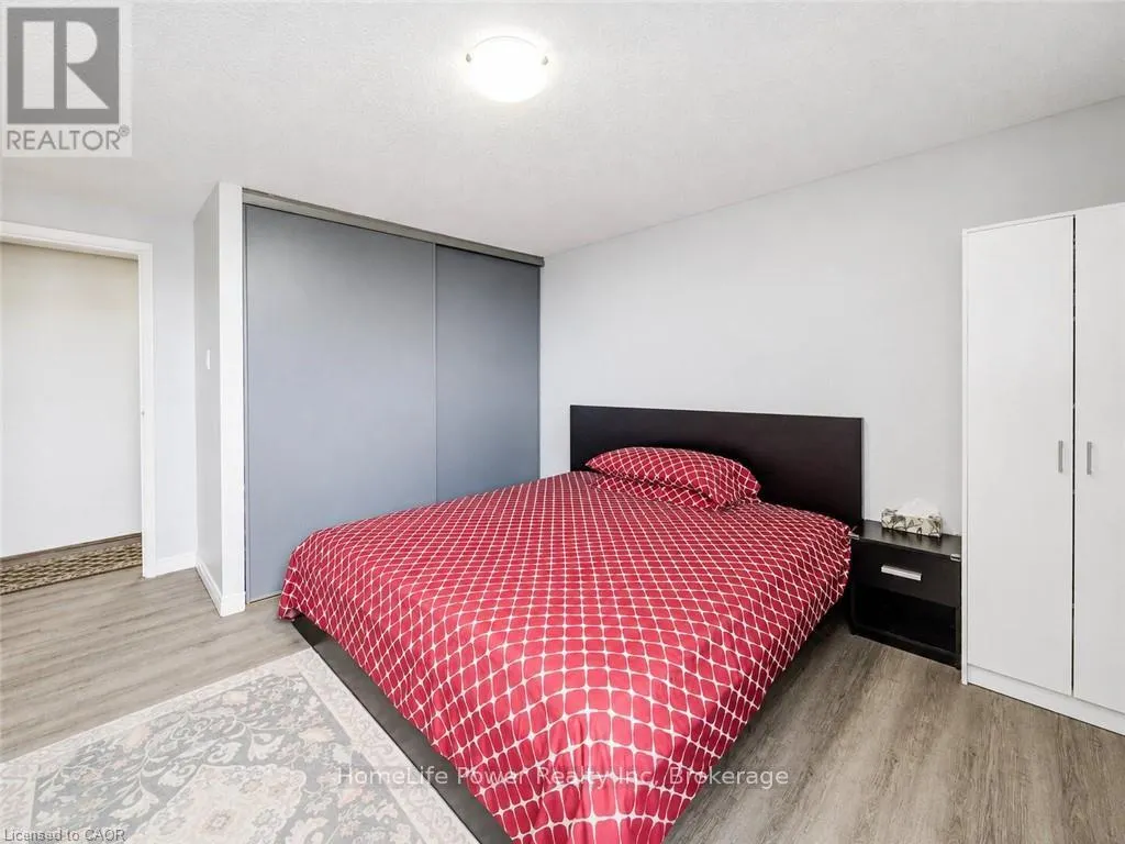303 - 4 AVALON PLACE #303