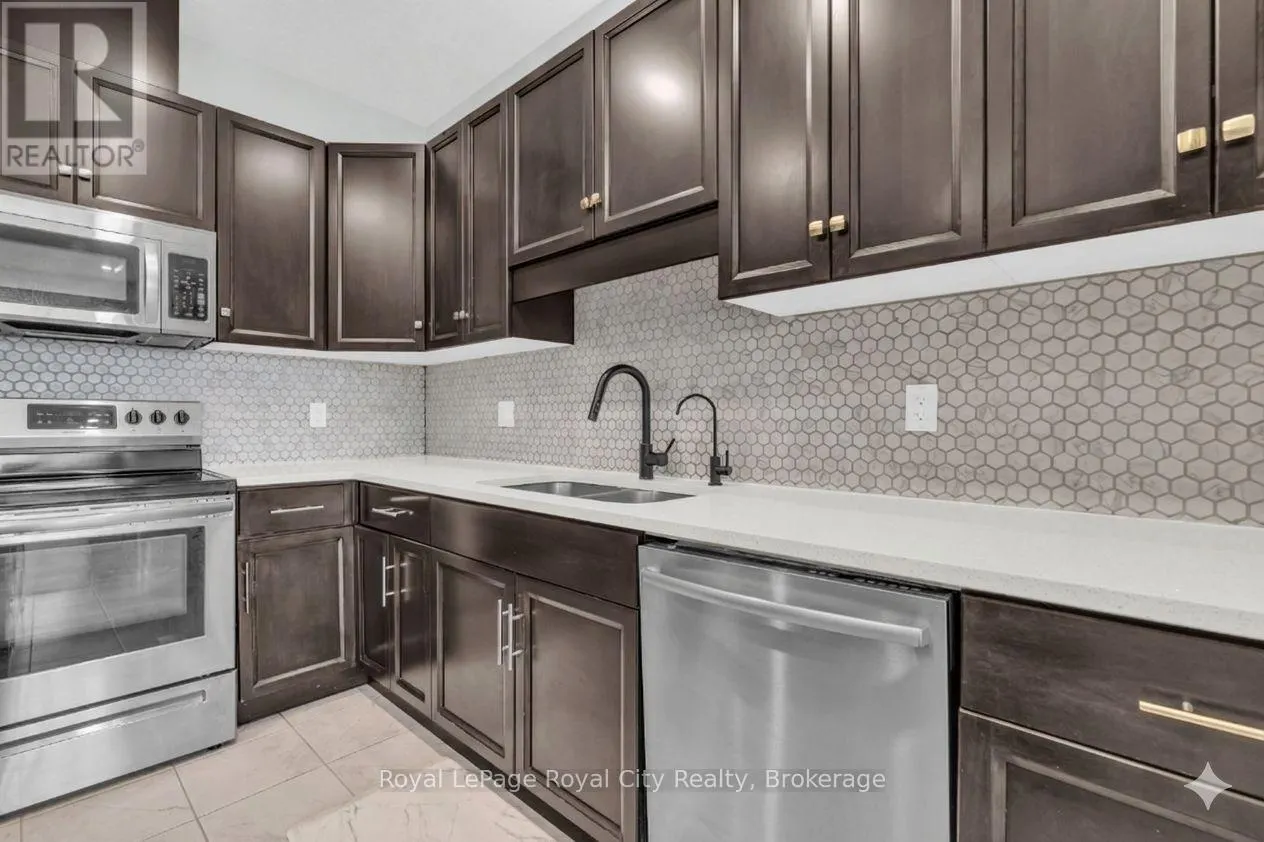 7 - 269 WATSON PARKWAY N #7