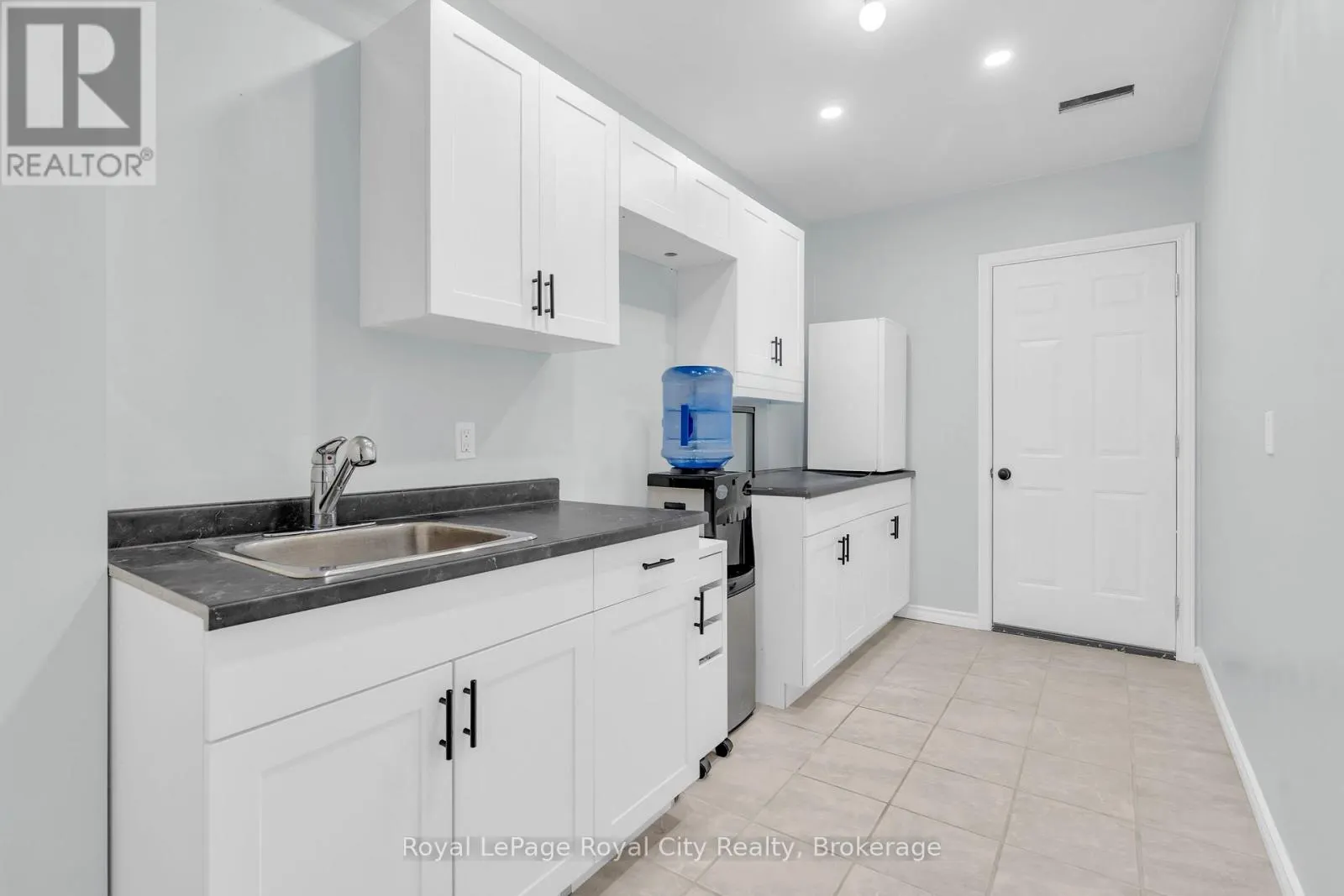 7 - 269 WATSON PARKWAY N #7