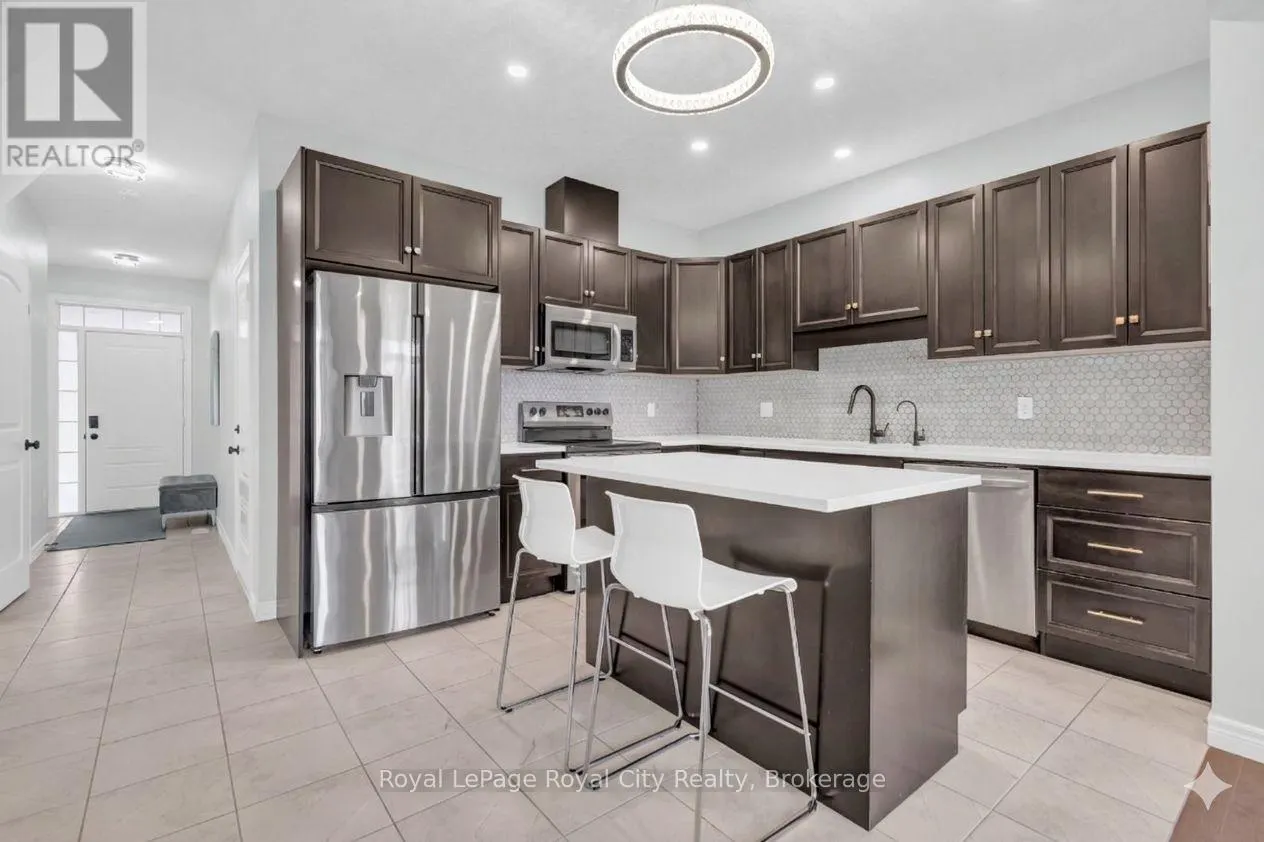 7 - 269 WATSON PARKWAY N #7