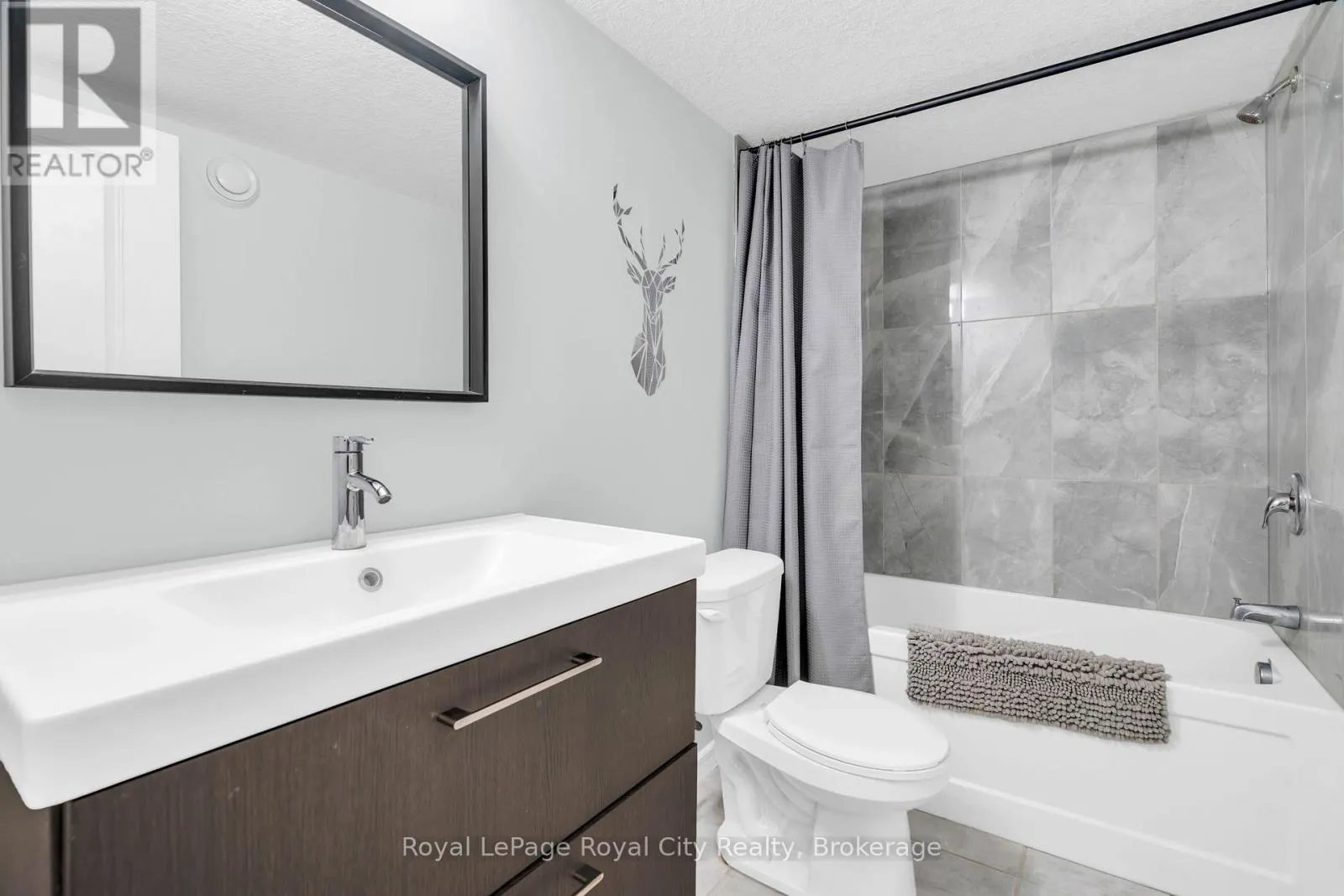 7 - 269 WATSON PARKWAY N #7