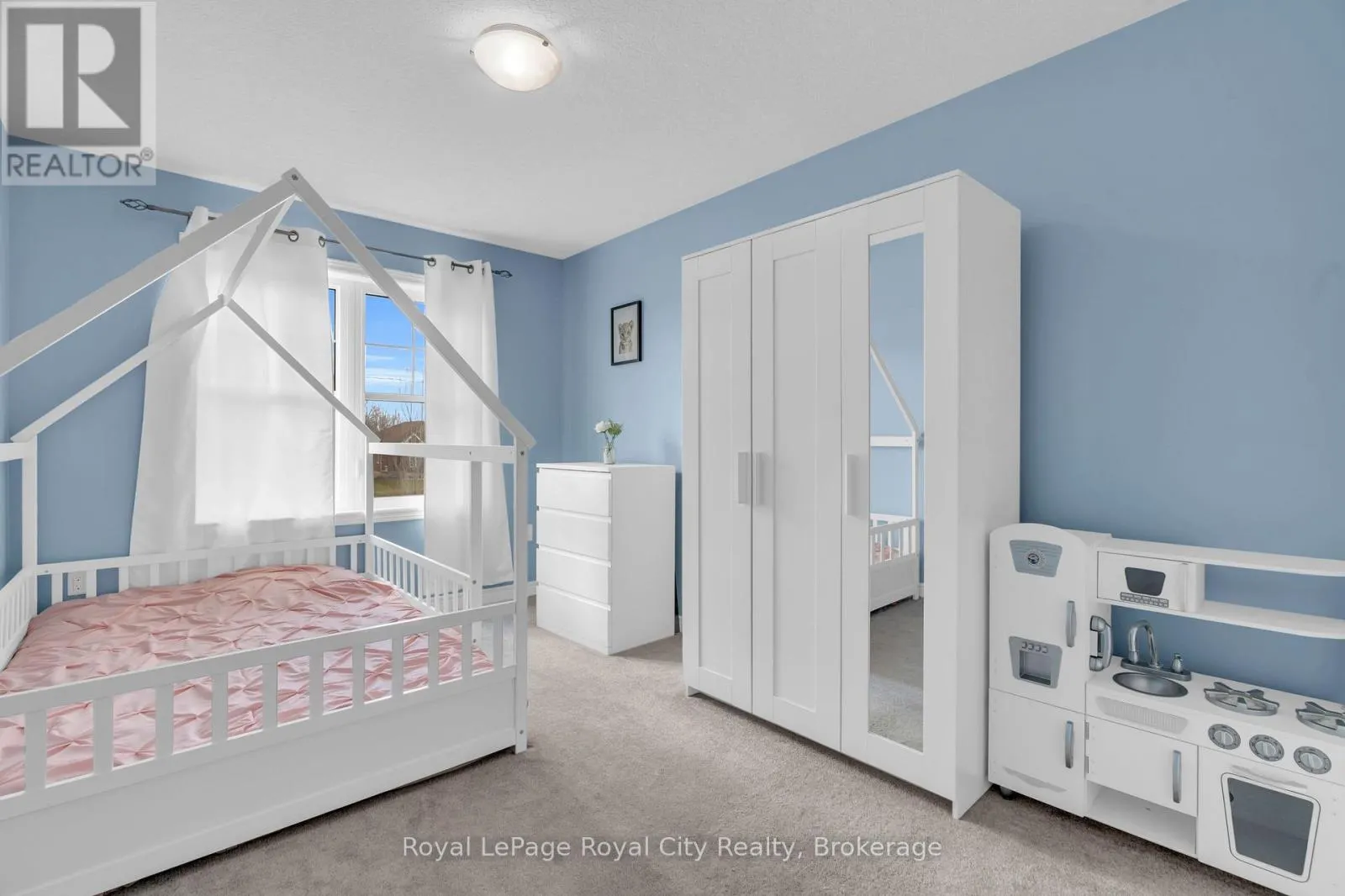 7 - 269 WATSON PARKWAY N #7