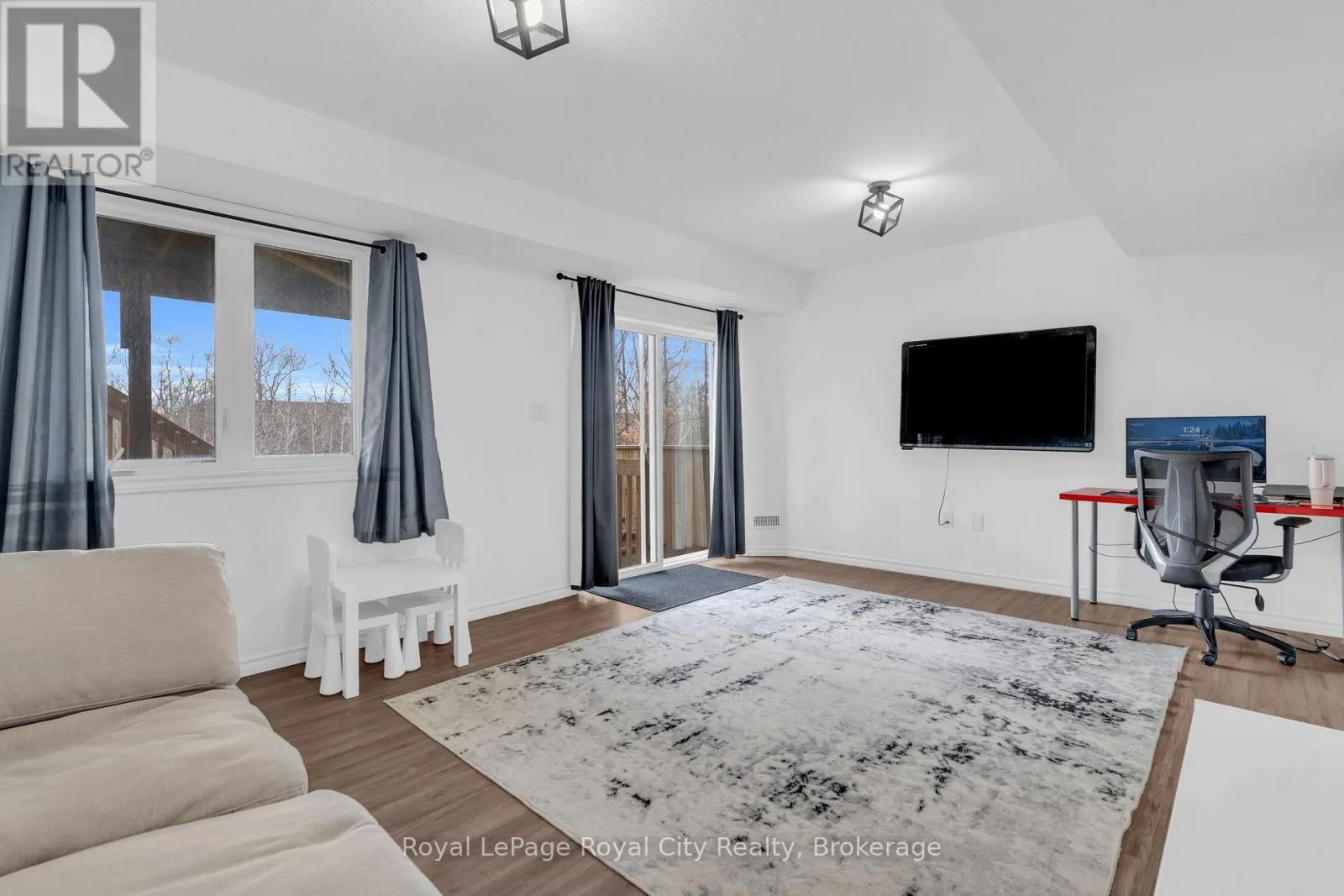7 - 269 WATSON PARKWAY N #7