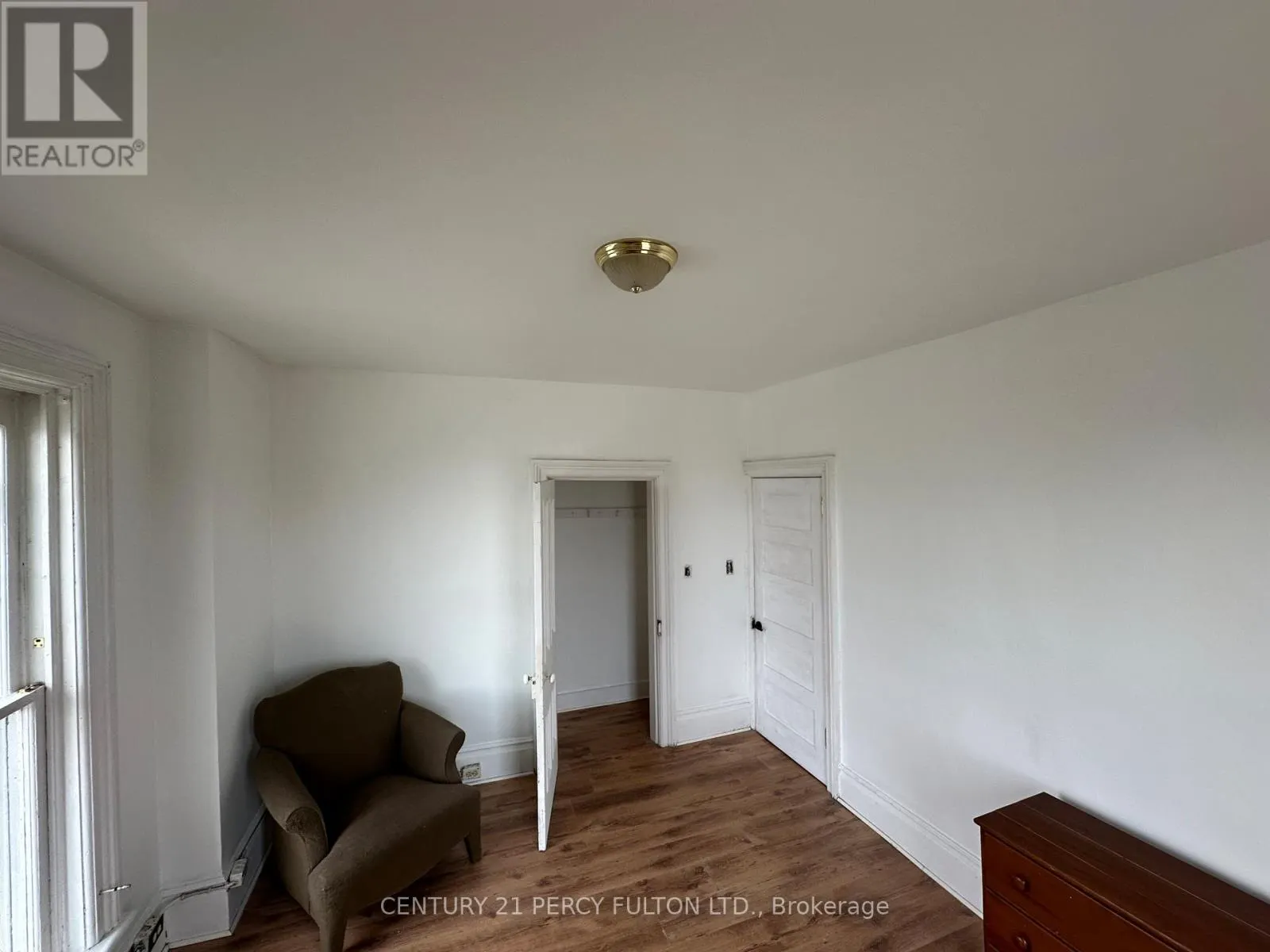 23 GLENELG STREET W