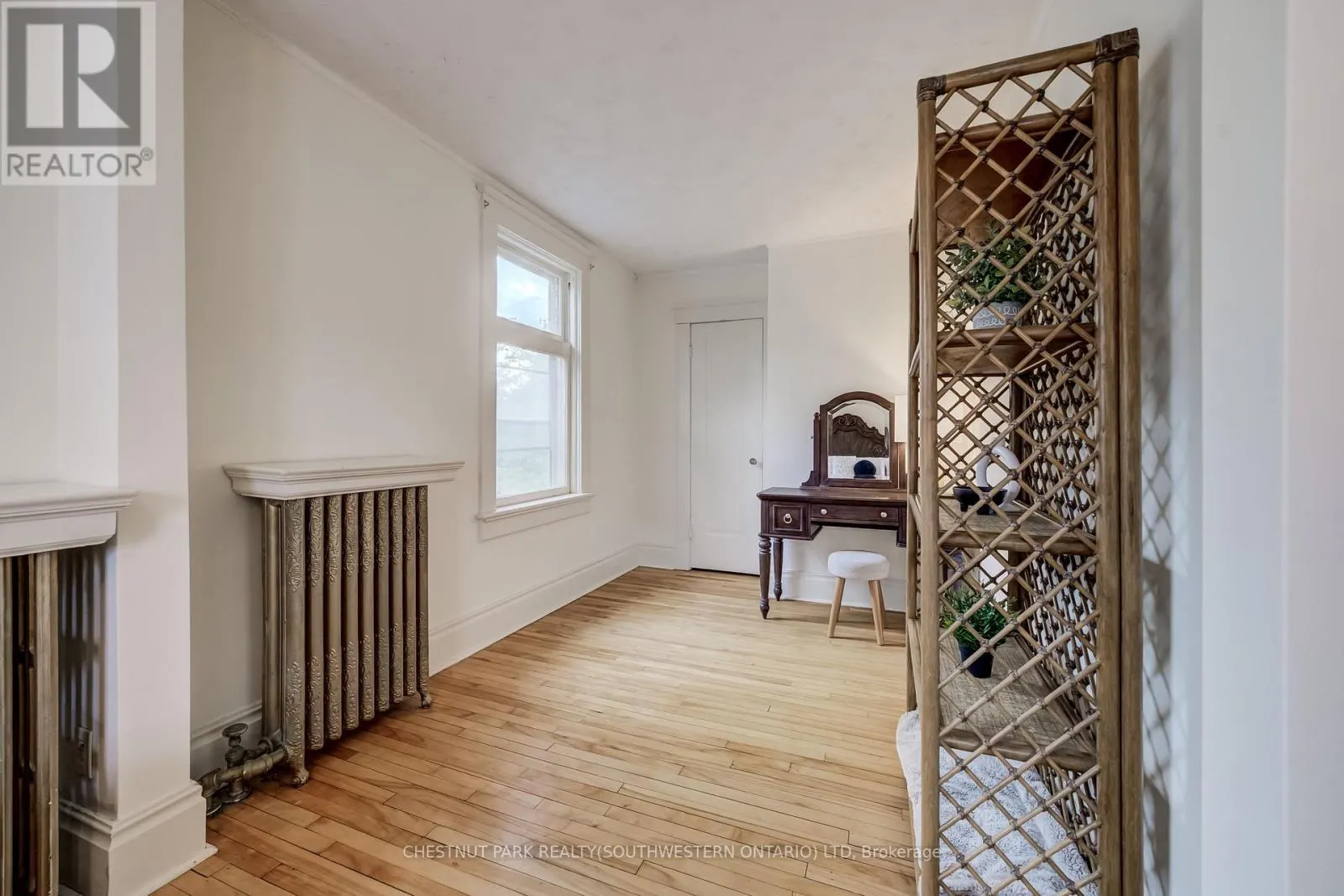 22 MAYNARD AVENUE