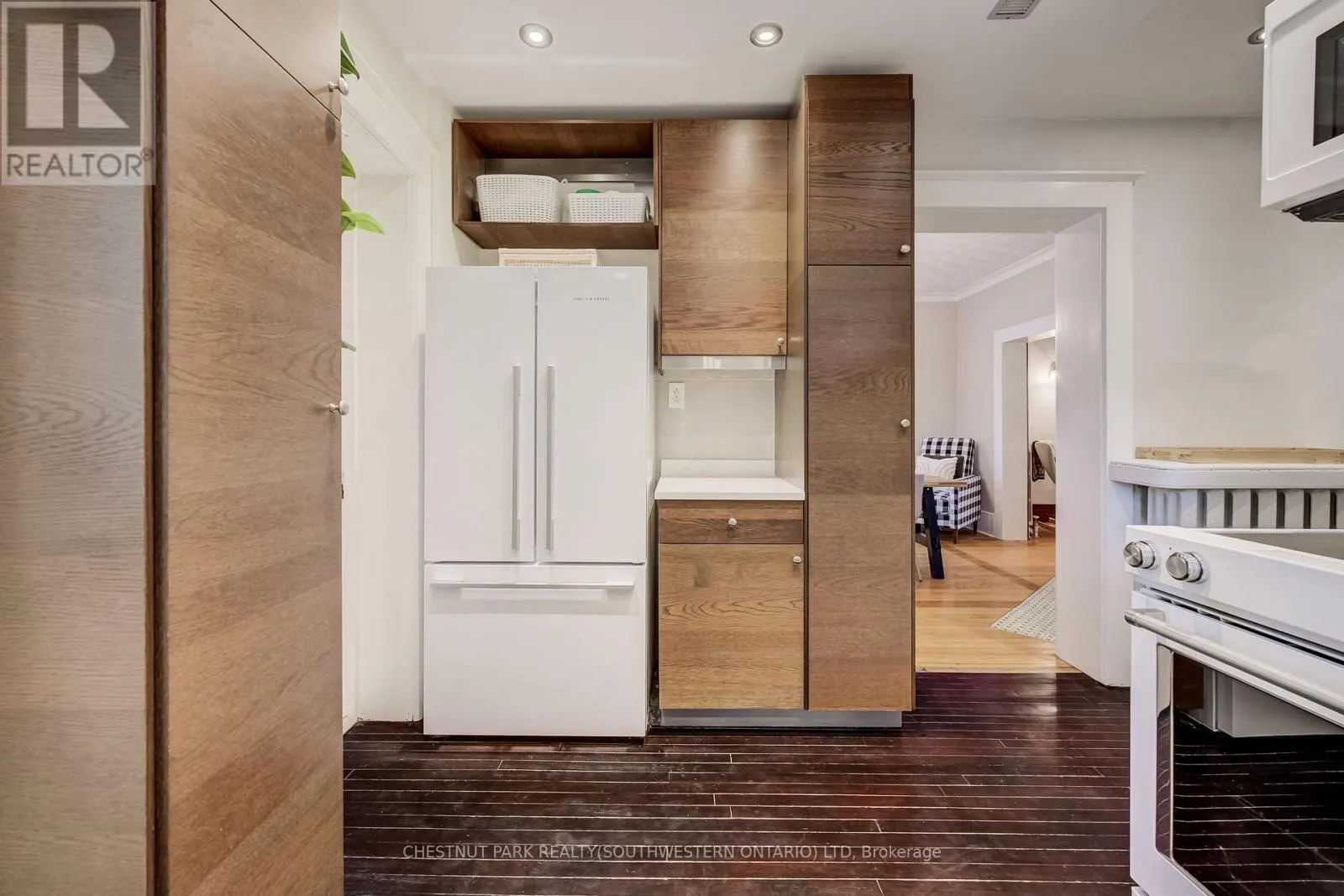 22 MAYNARD AVENUE