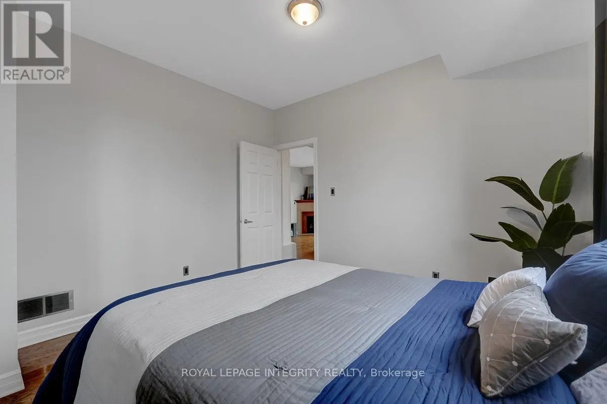 402 - 711 CHURCHILL AVENUE N