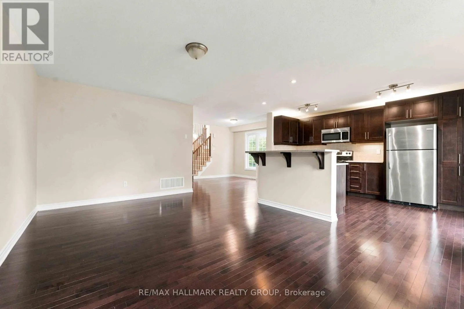 387 SWEET GRASS CIRCLE