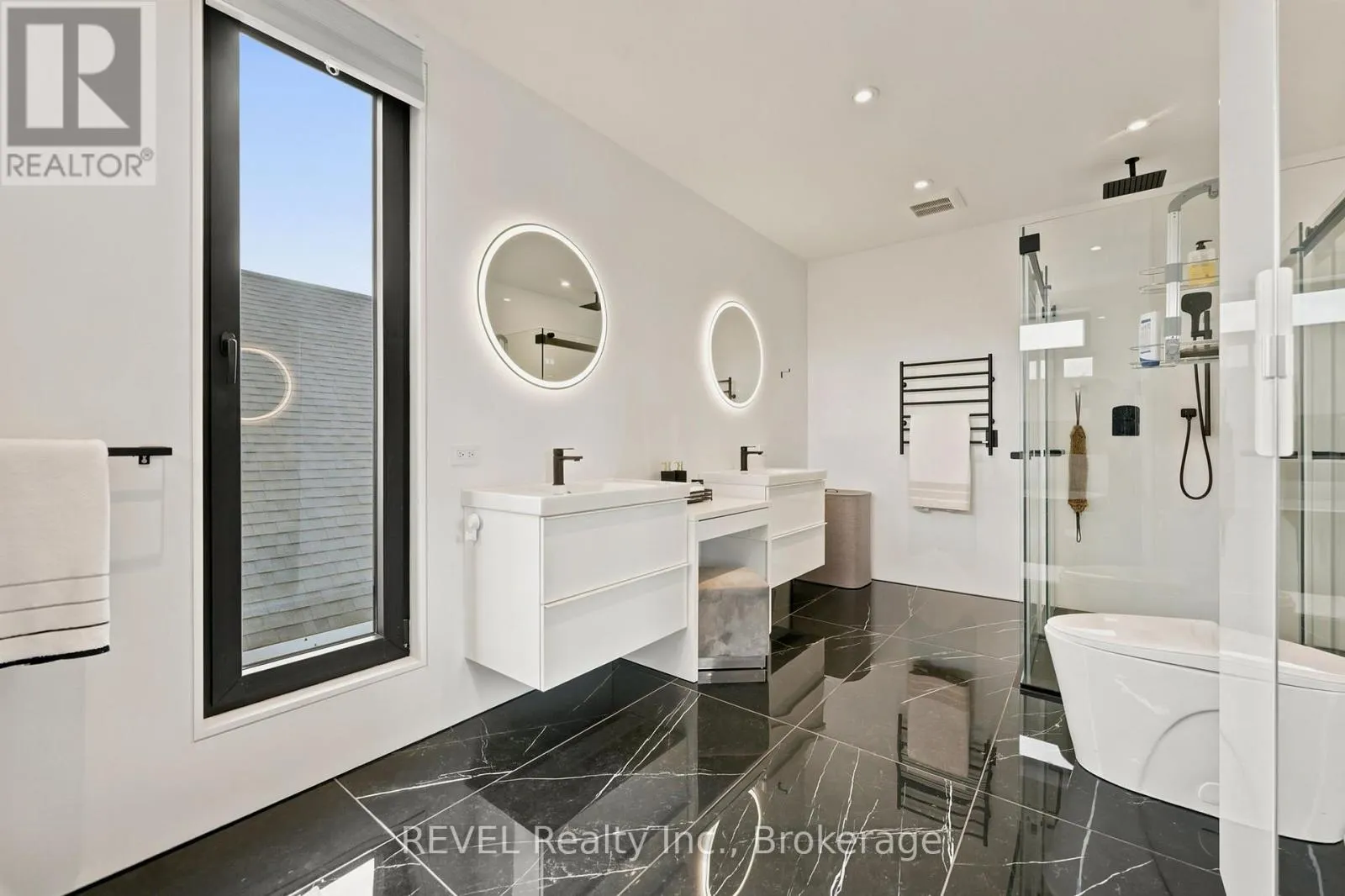 81 MACKENZIE KING AVENUE