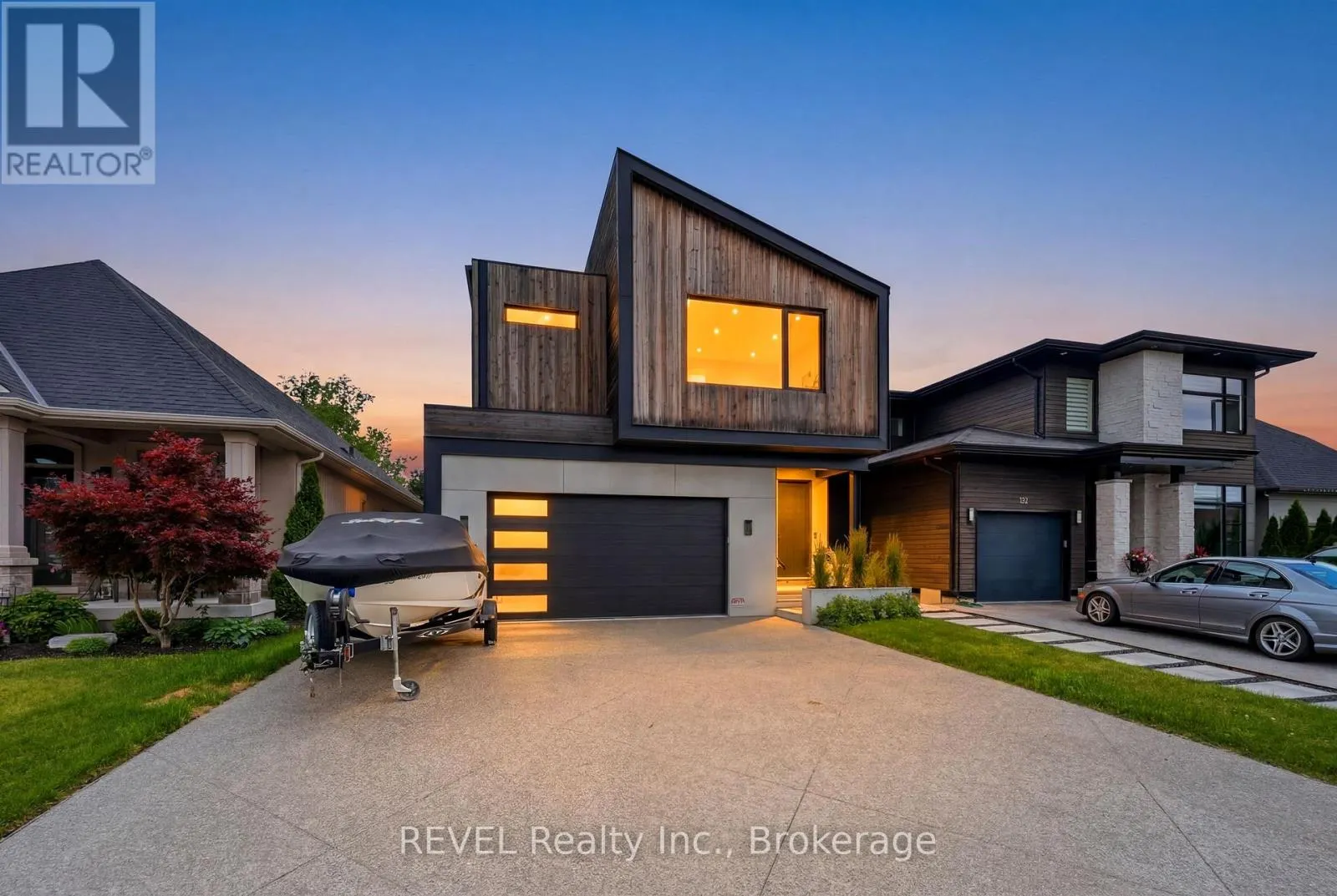 81 MACKENZIE KING AVENUE