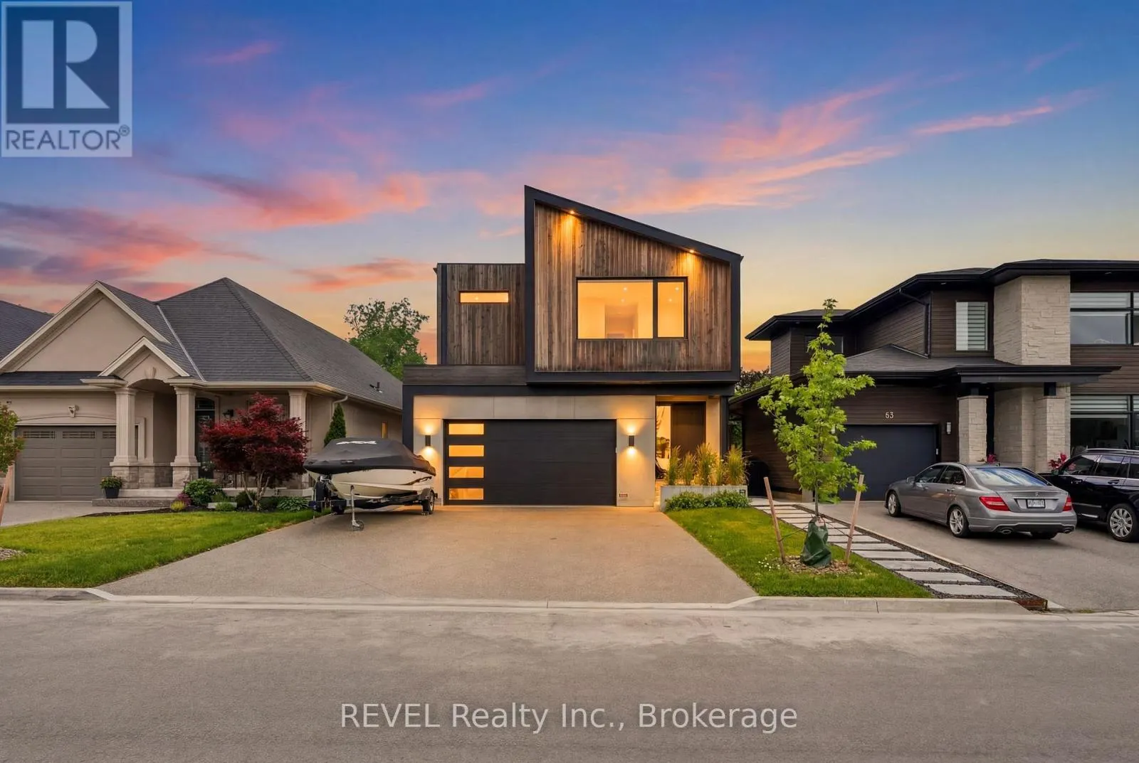 81 MACKENZIE KING AVENUE