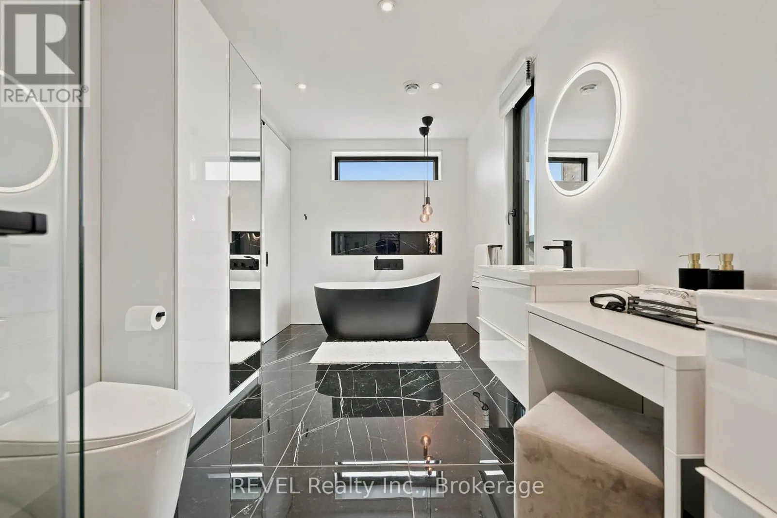 81 MACKENZIE KING AVENUE