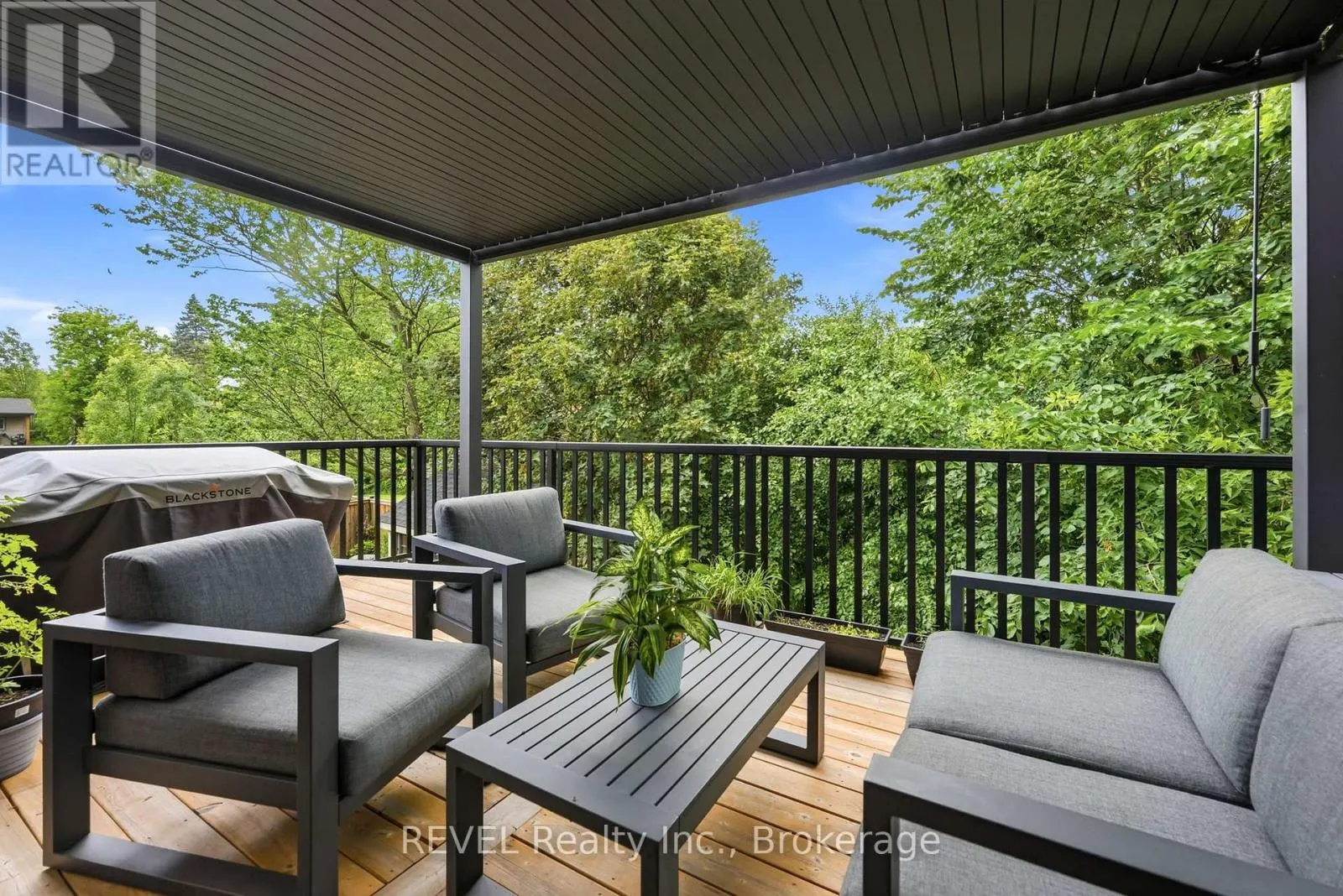 81 MACKENZIE KING AVENUE