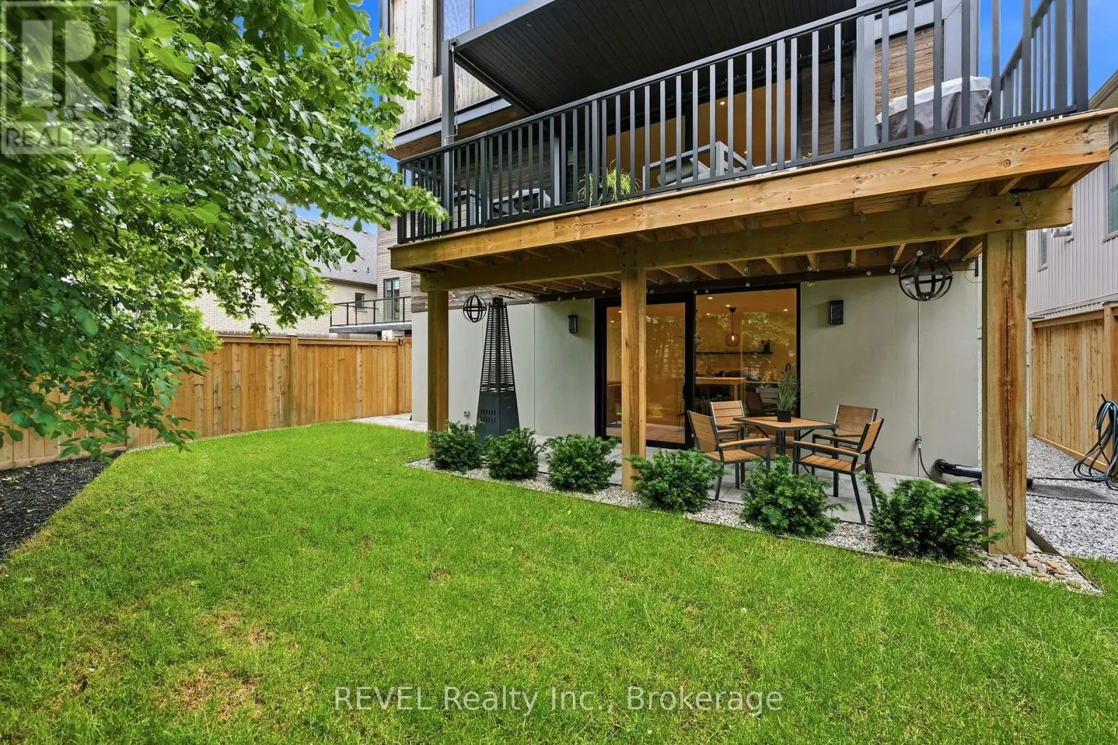 81 MACKENZIE KING AVENUE