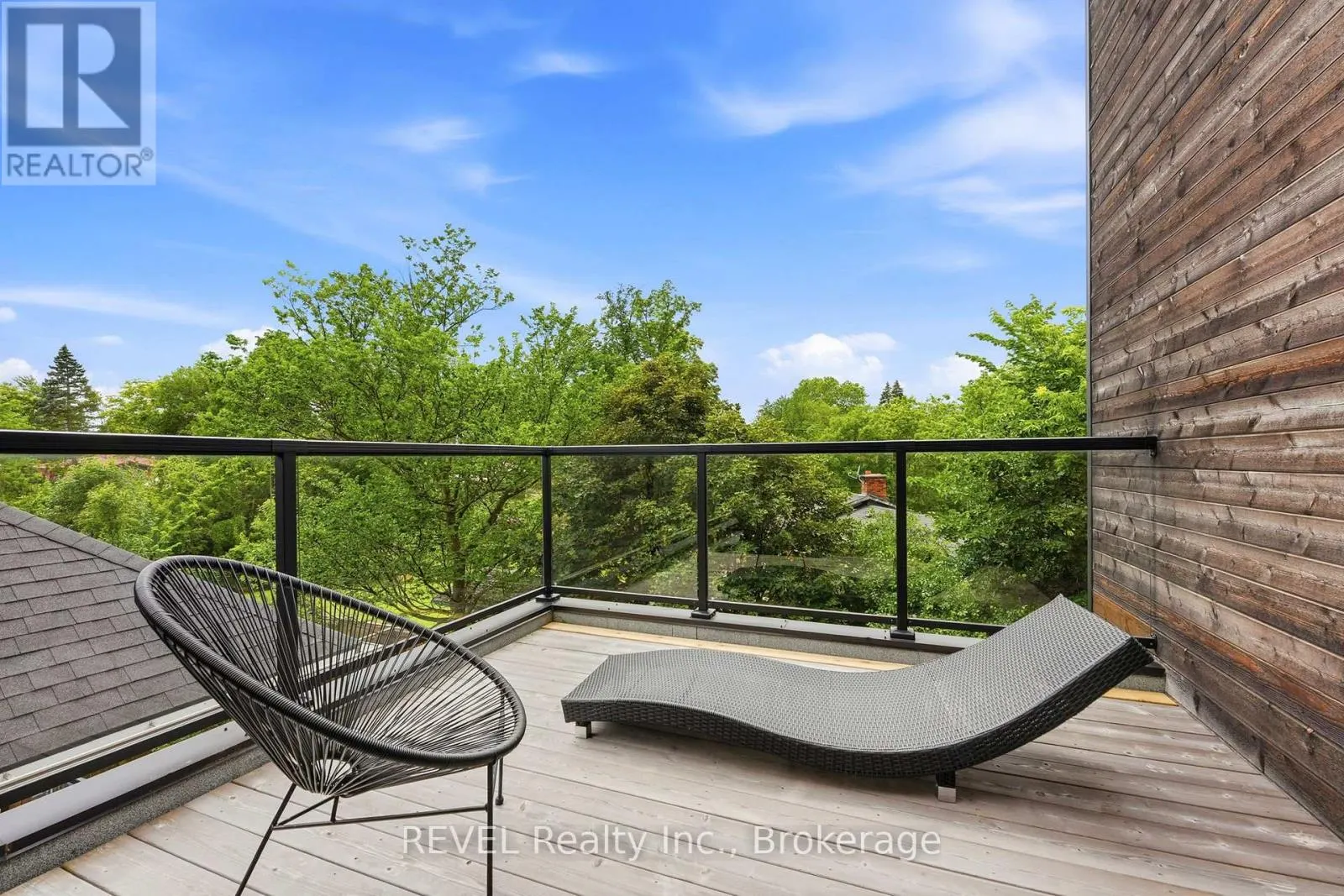 81 MACKENZIE KING AVENUE