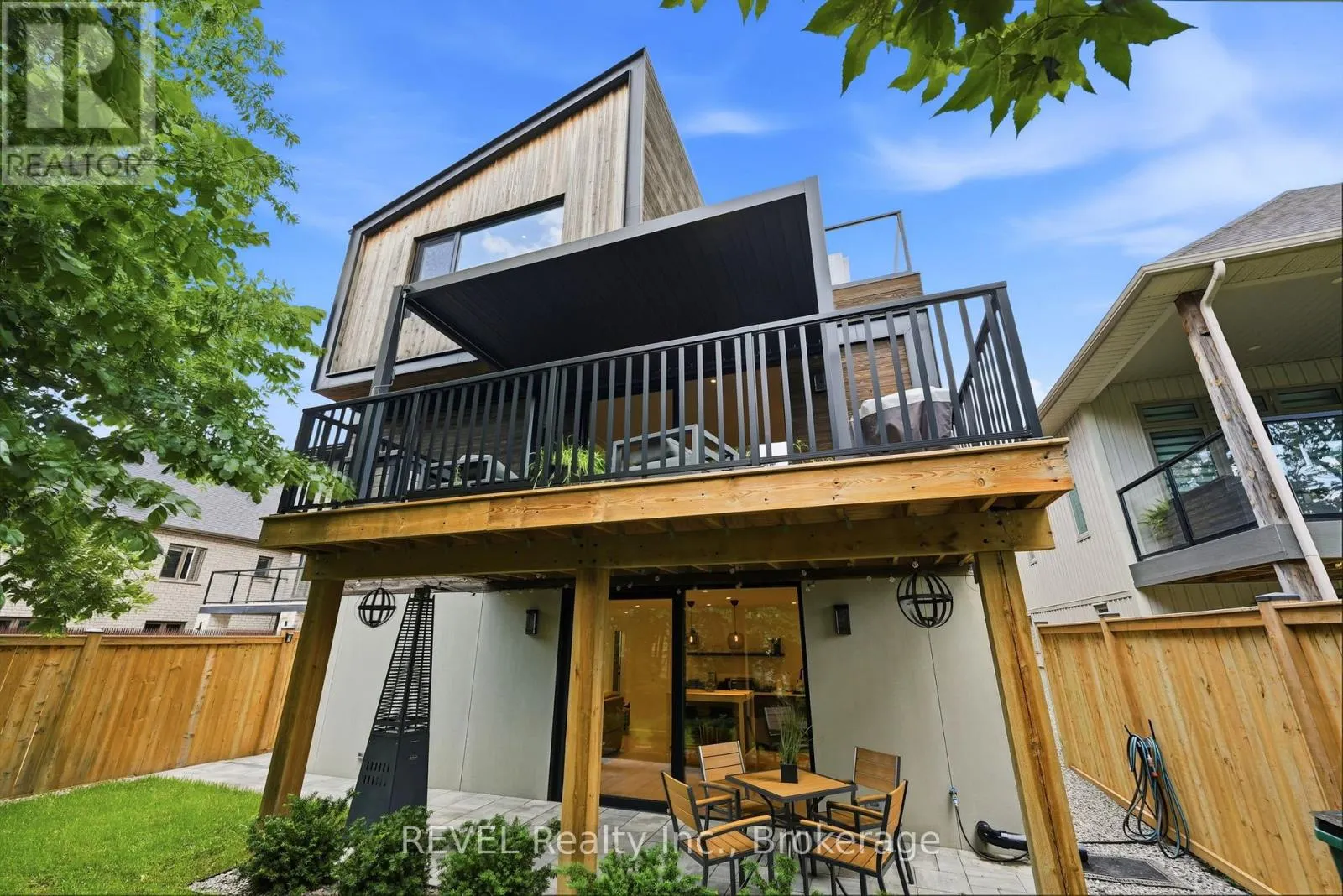 81 MACKENZIE KING AVENUE