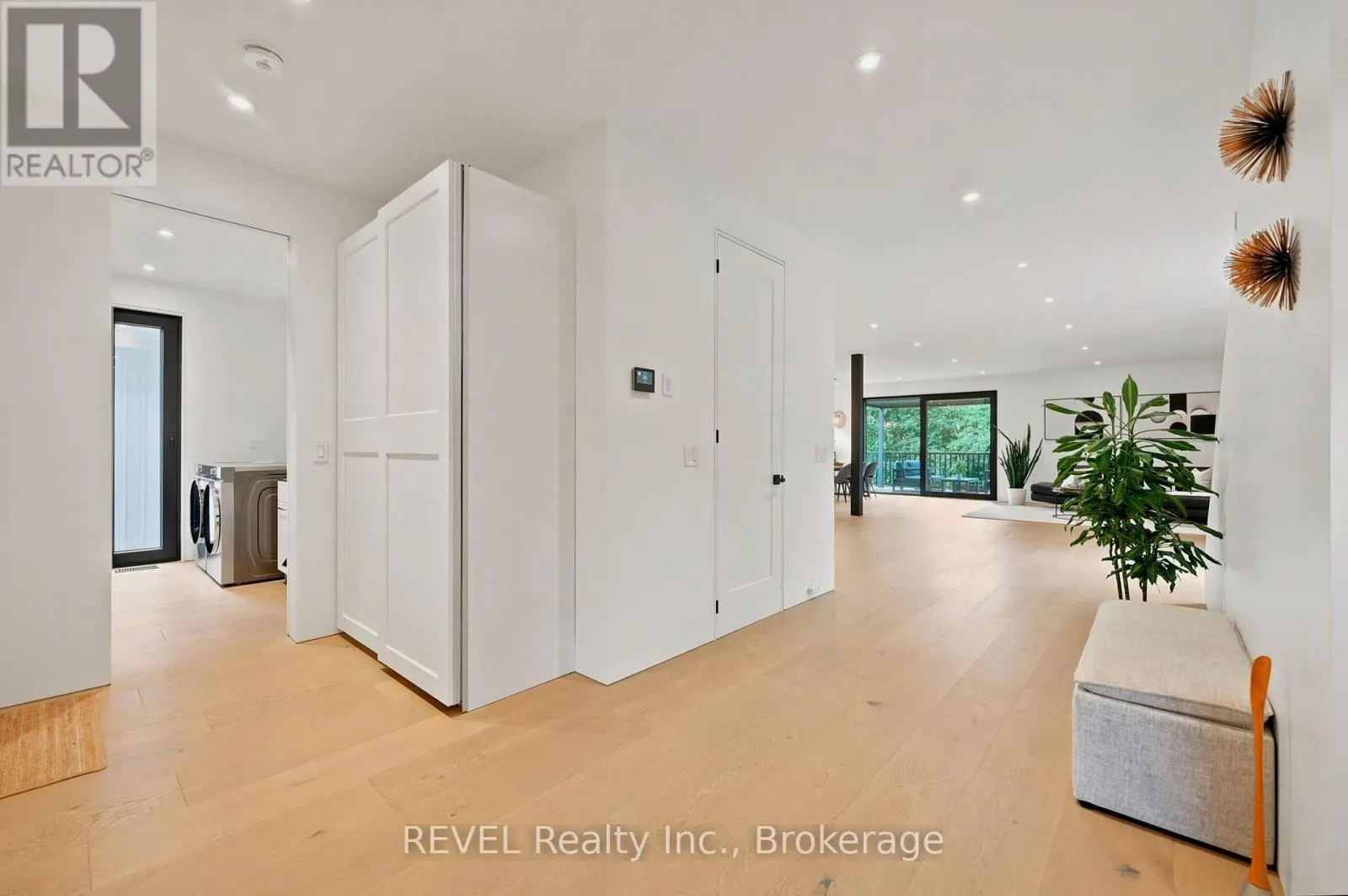 81 MACKENZIE KING AVENUE