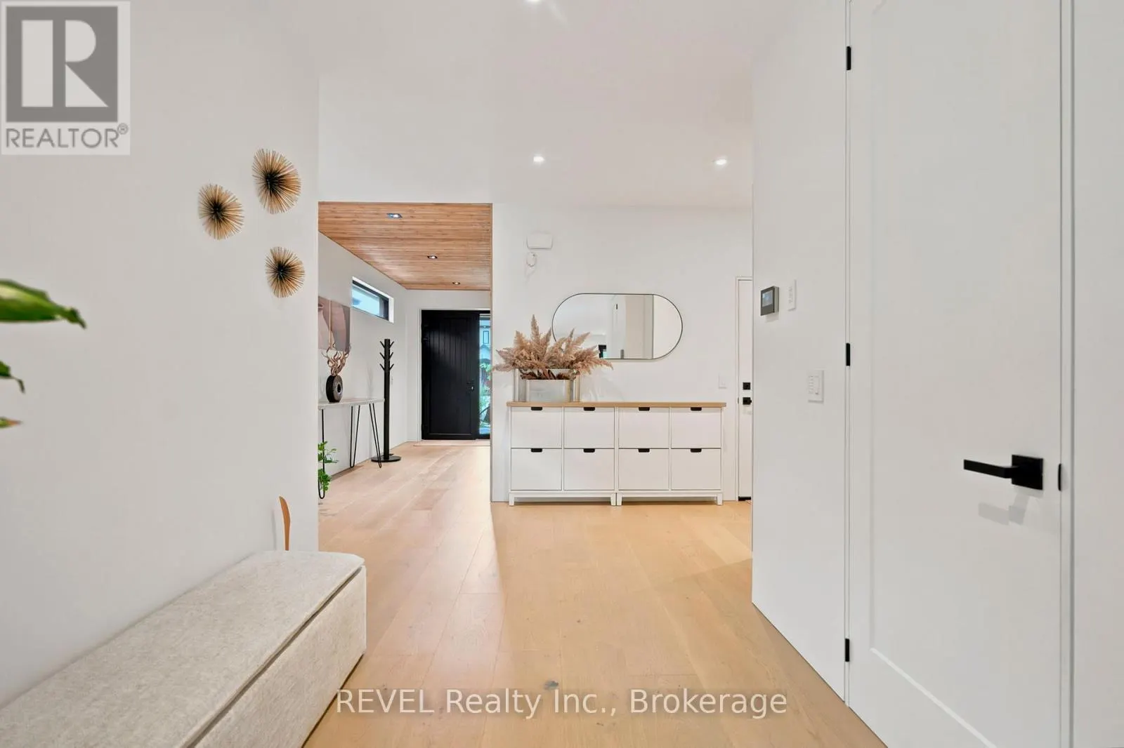81 MACKENZIE KING AVENUE