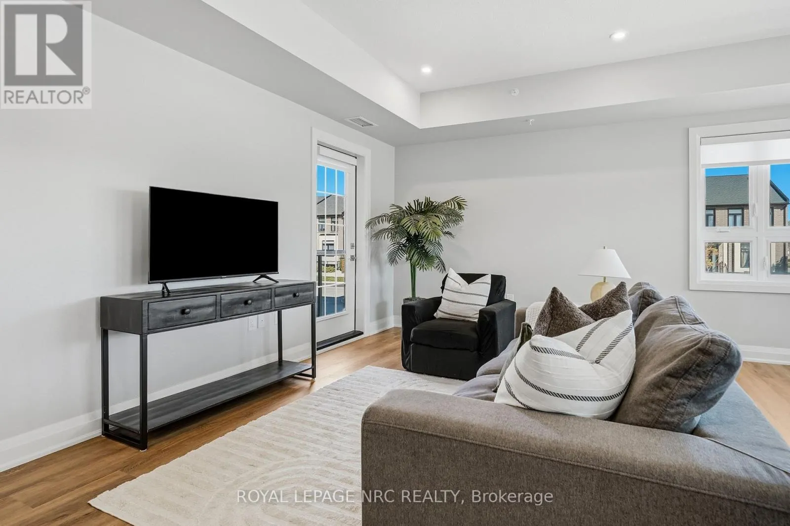 109 - 120 SUMMERSIDES BOULEVARD #109