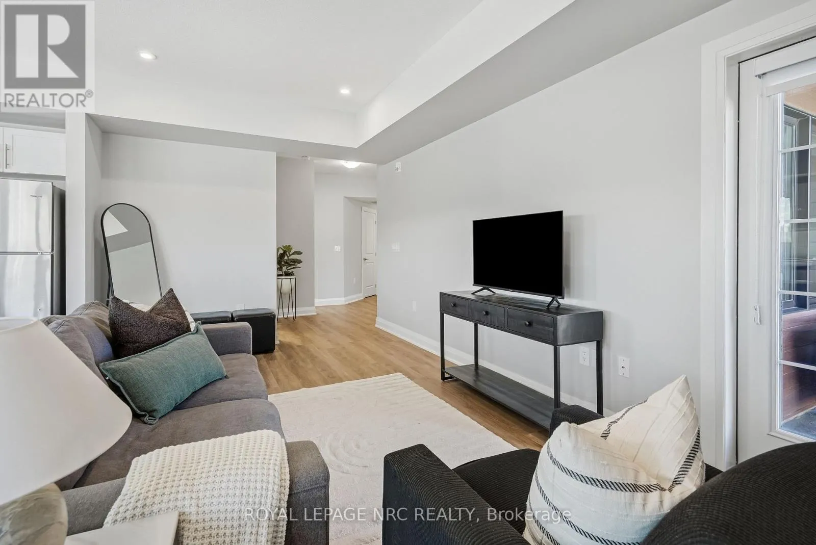 109 - 120 SUMMERSIDES BOULEVARD #109
