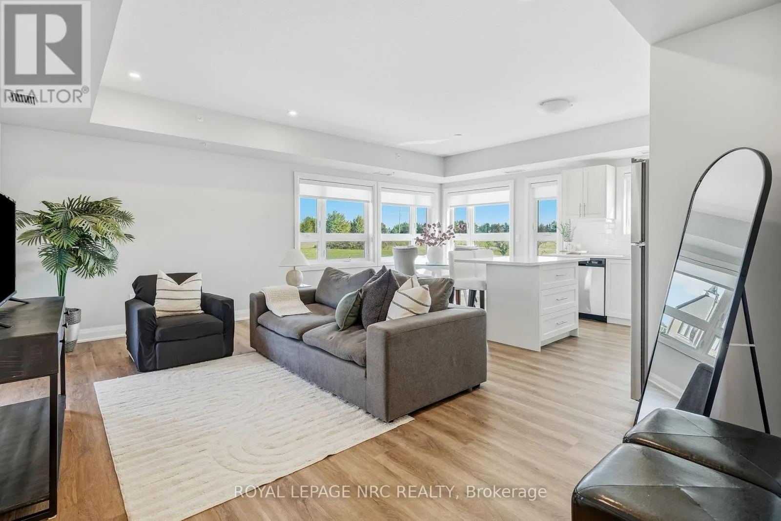 109 - 120 SUMMERSIDES BOULEVARD #109