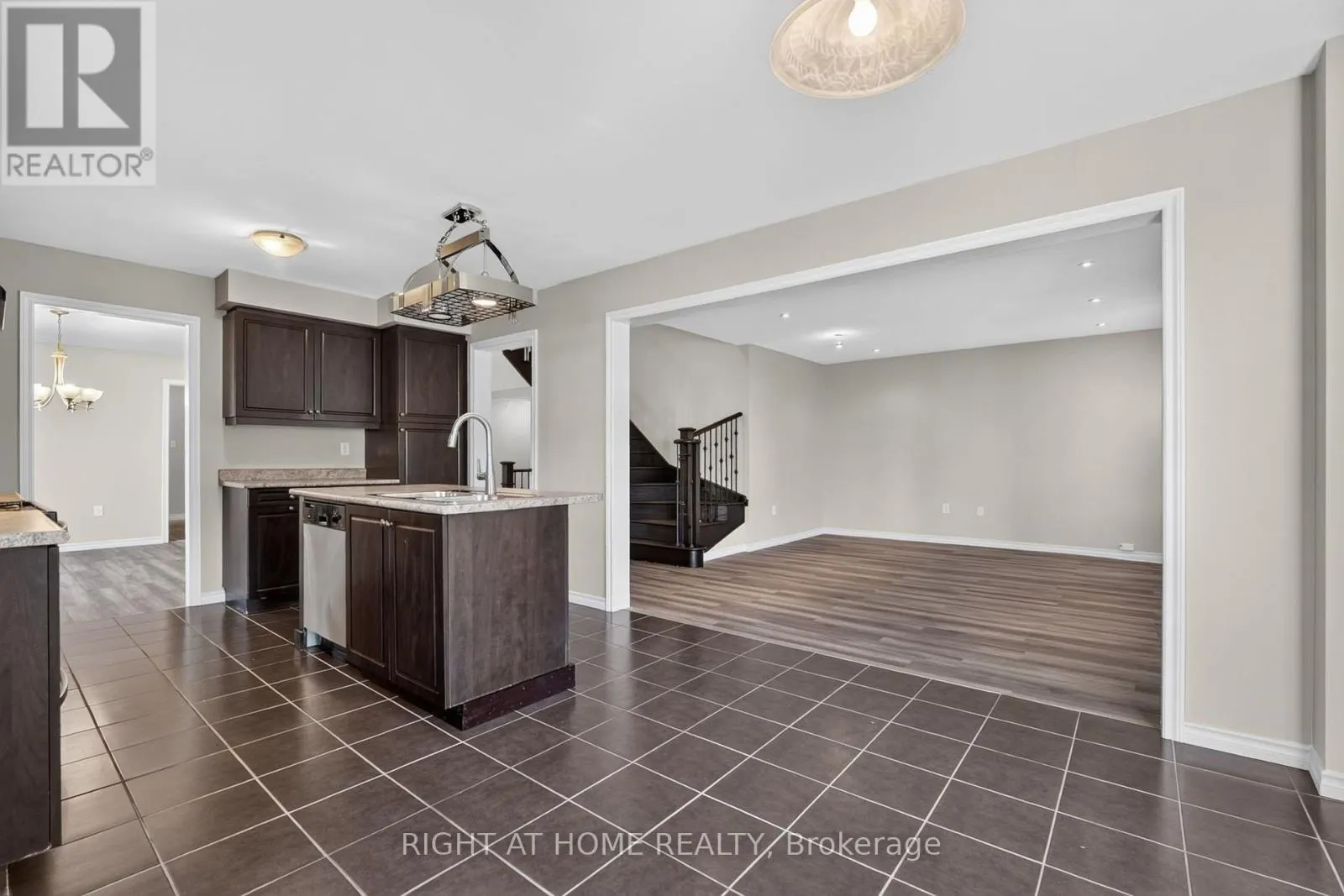 8460 SWEET CHESTNUT DRIVE