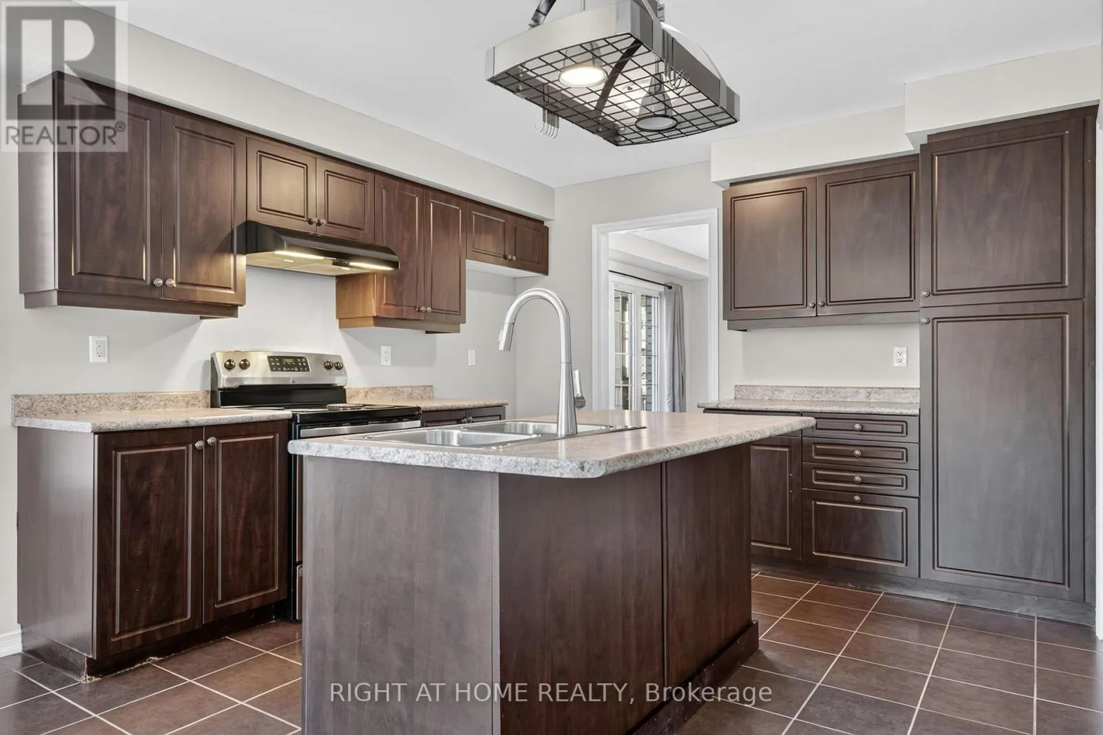 8460 SWEET CHESTNUT DRIVE