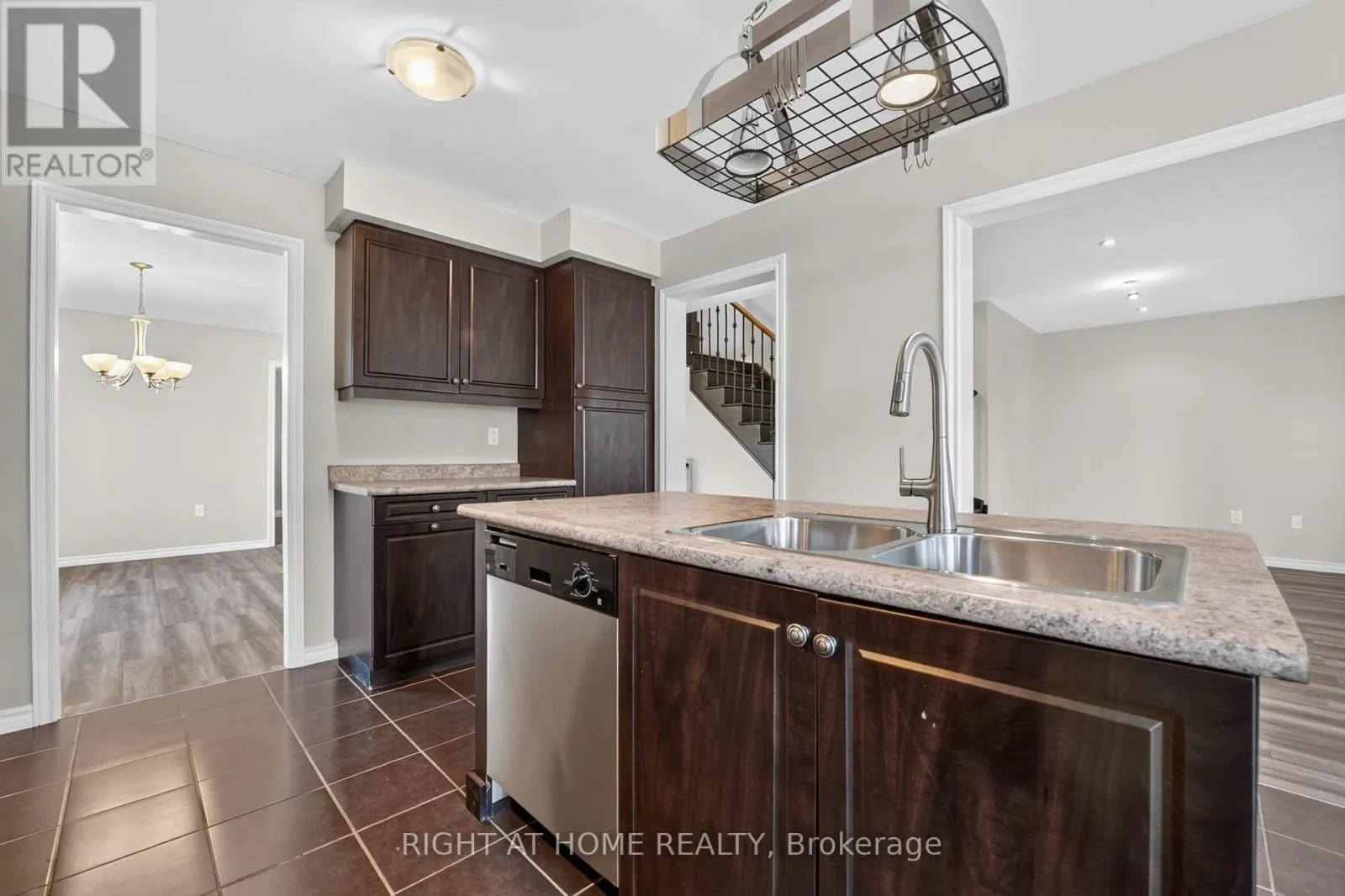 8460 SWEET CHESTNUT DRIVE