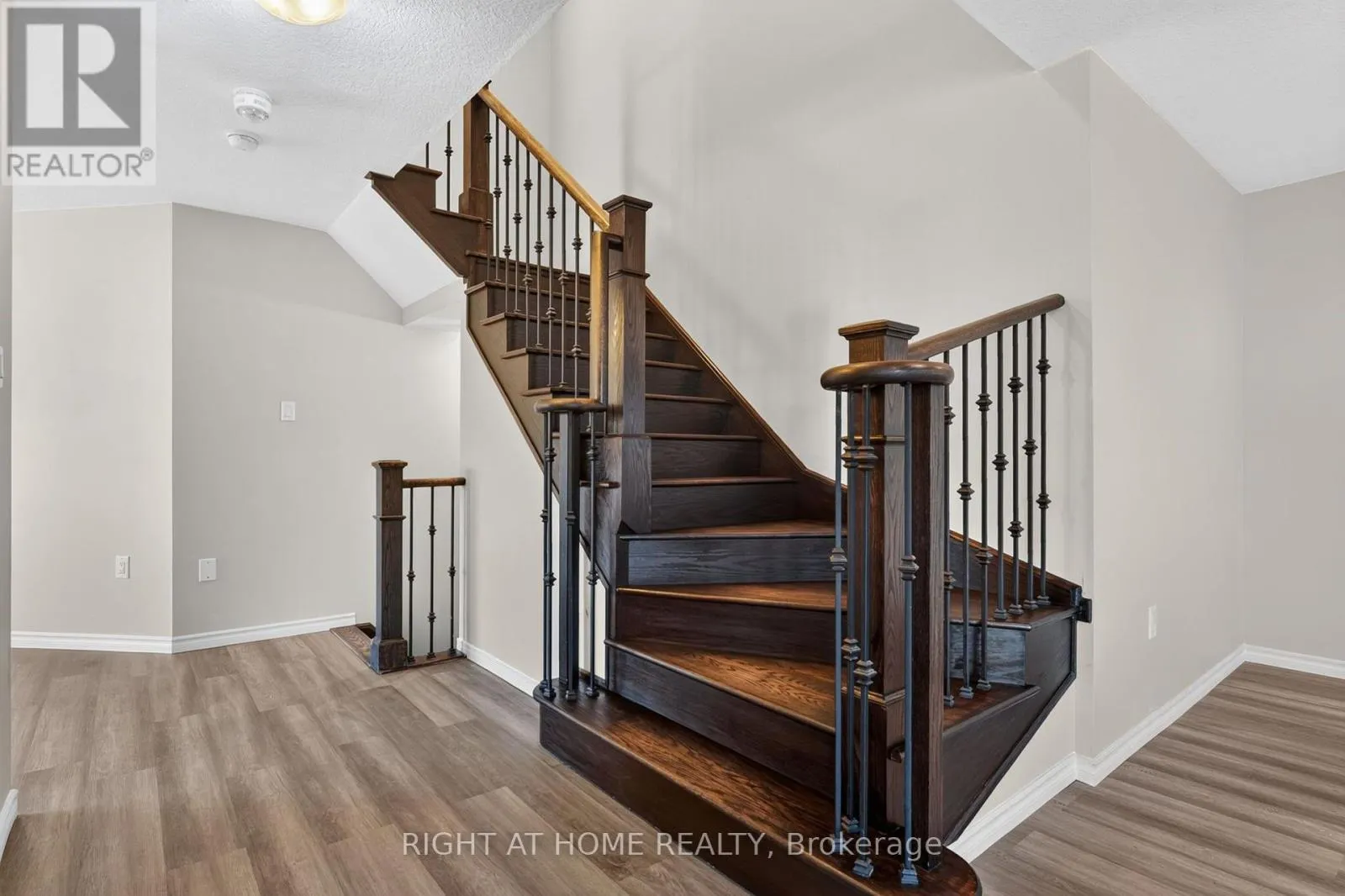 8460 SWEET CHESTNUT DRIVE