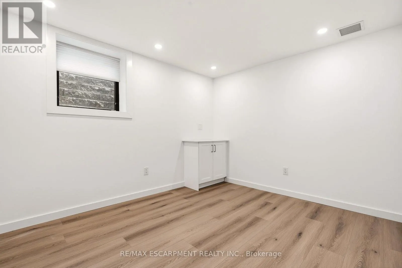 N. SUITE - 326 WILSON STREET E