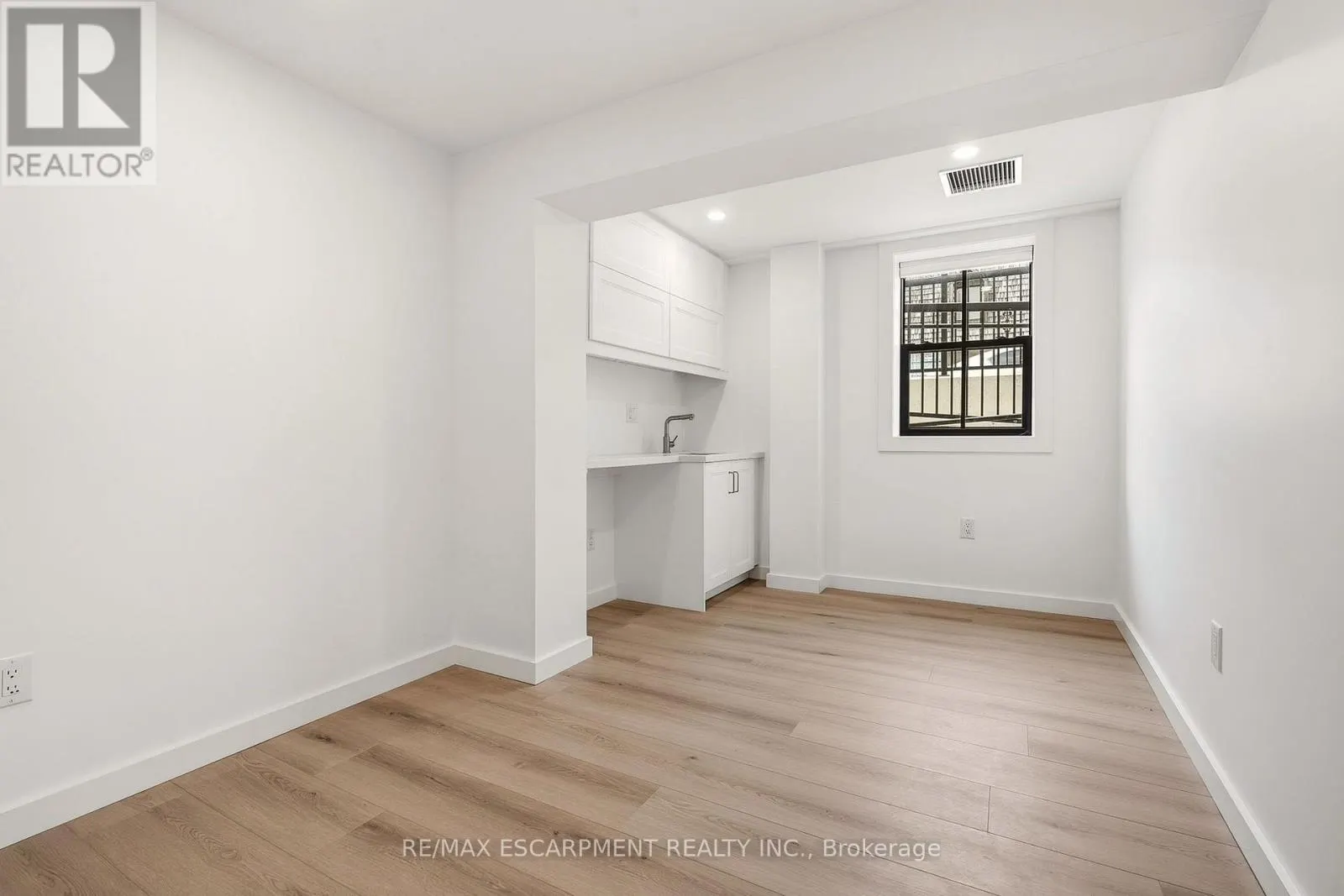 N. SUITE - 326 WILSON STREET E