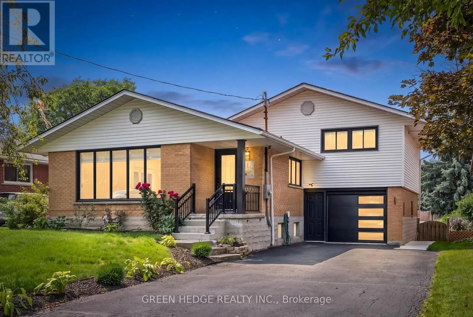 385 VILLAGE CRESCENT