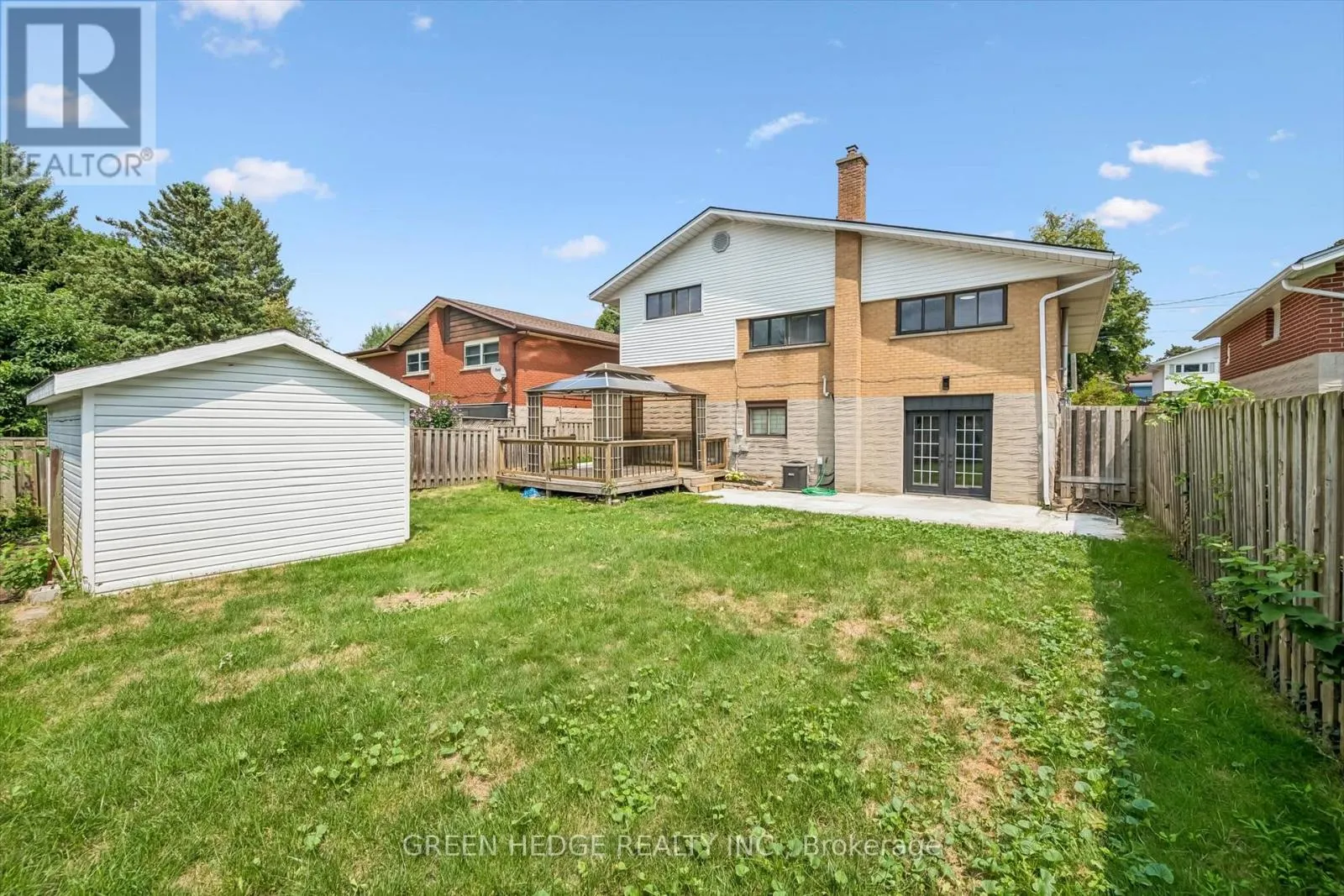 385 VILLAGE CRESCENT