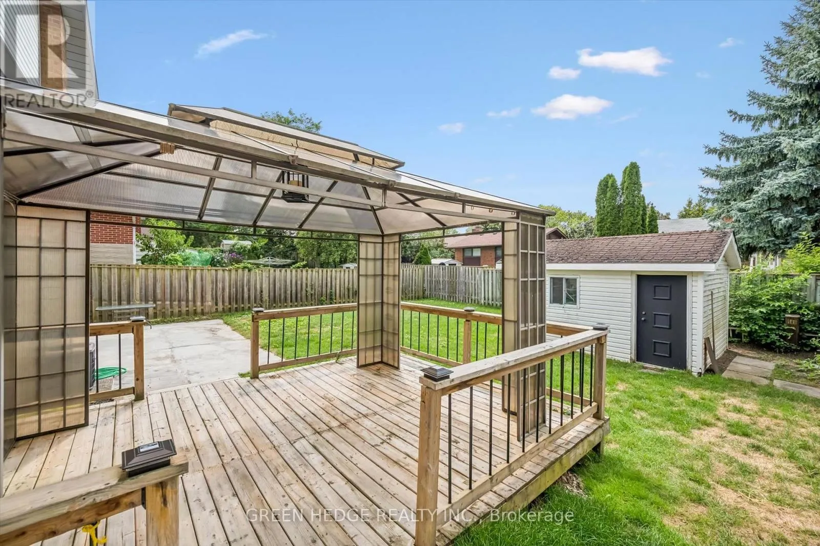 385 VILLAGE CRESCENT