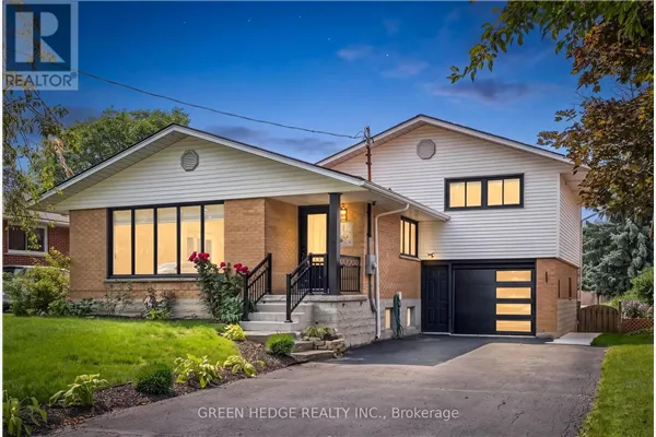385 VILLAGE CRESCENT