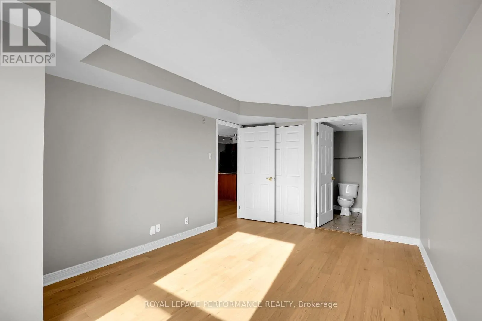 712 - 429 SOMERSET STREET W