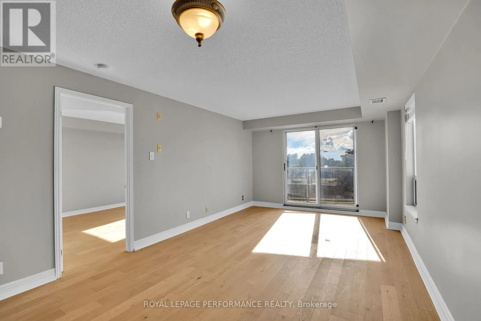 712 - 429 SOMERSET STREET W