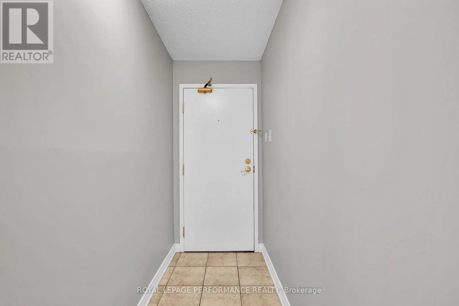 712 - 429 SOMERSET STREET W