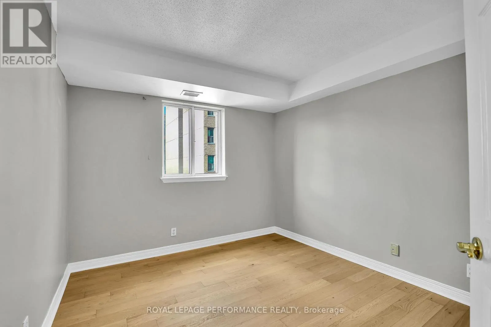 712 - 429 SOMERSET STREET W