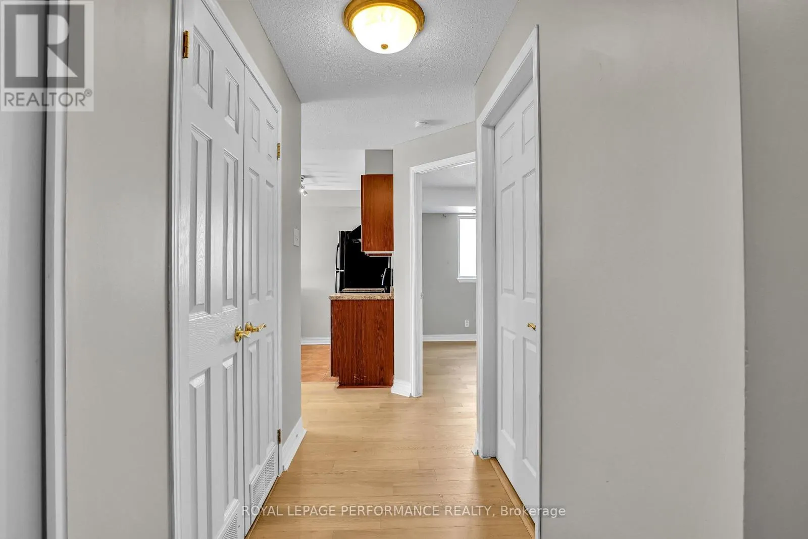 712 - 429 SOMERSET STREET W