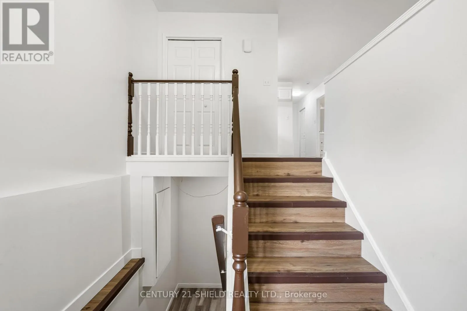 1011 ADOLPHUS STREET