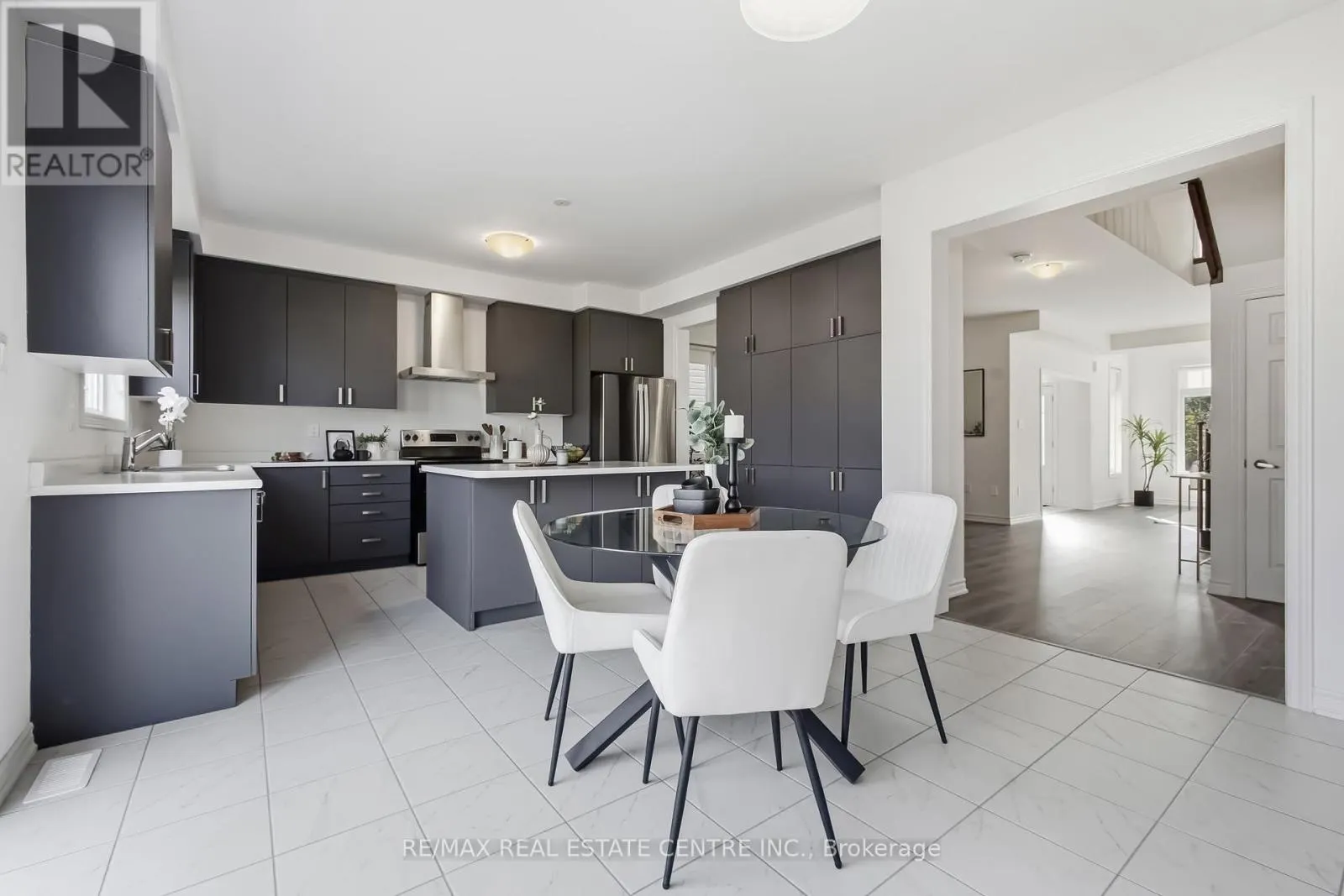 123 REA DRIVE