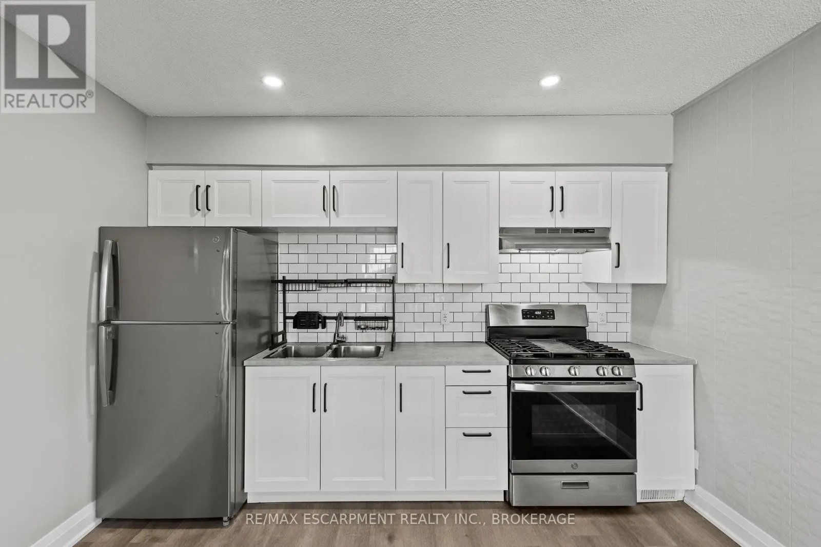 UPPER - 15 MCCORMICK STREET #Upper