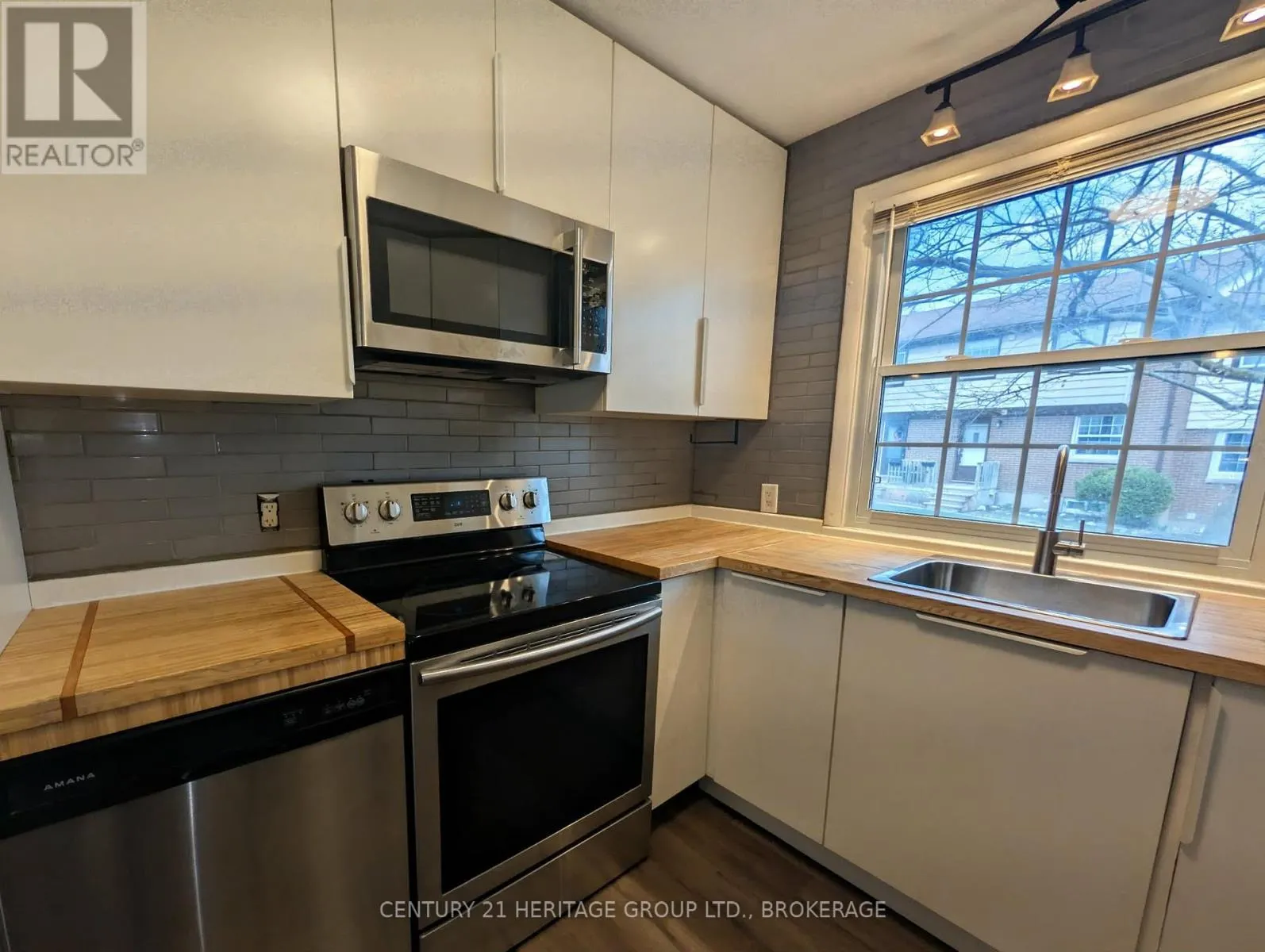 5 - 136 NOTCH HILL ROAD #5