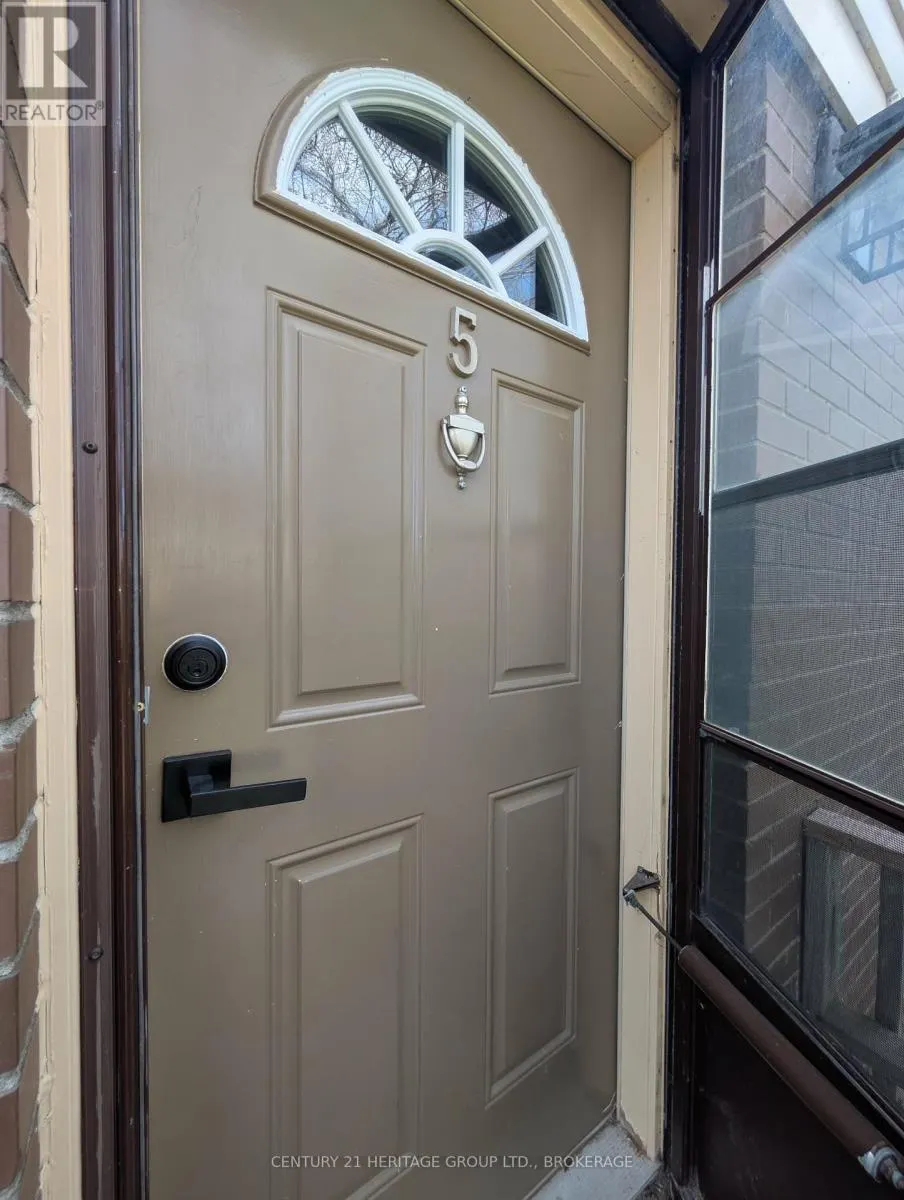 5 - 136 NOTCH HILL ROAD #5