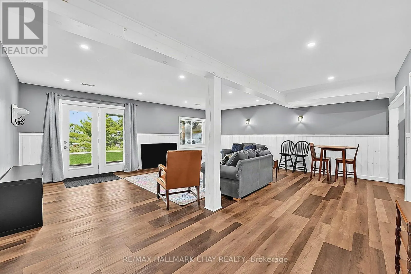 466 BEAUMONT DRIVE