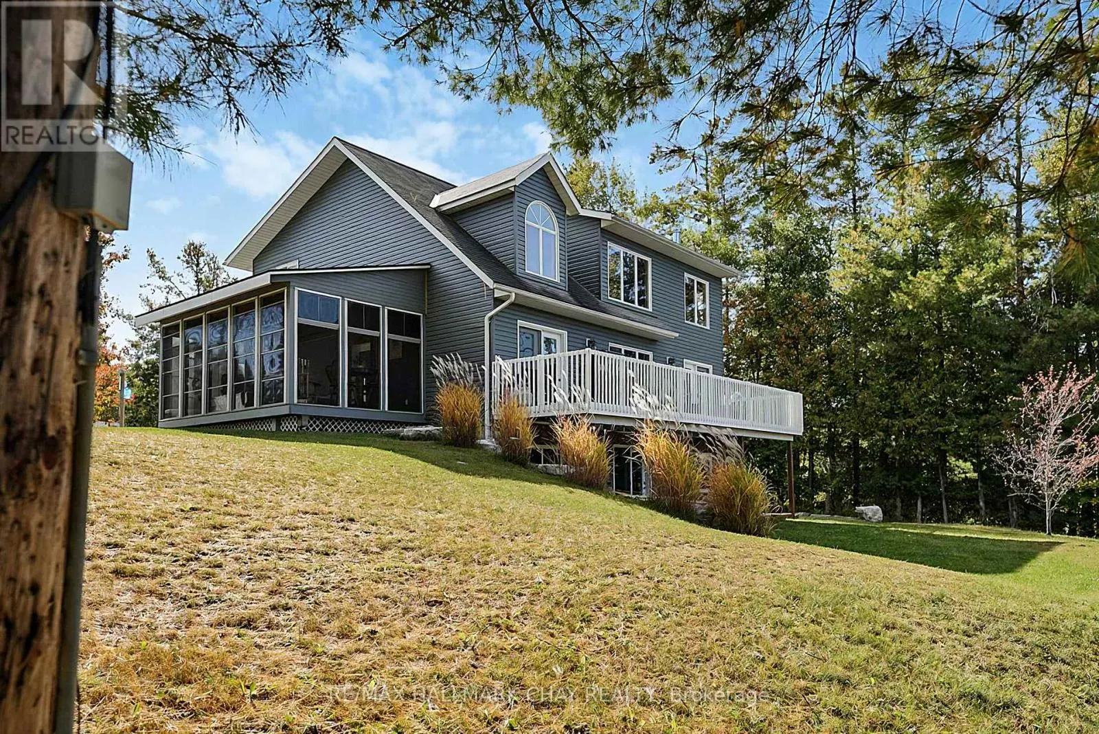 466 BEAUMONT DRIVE
