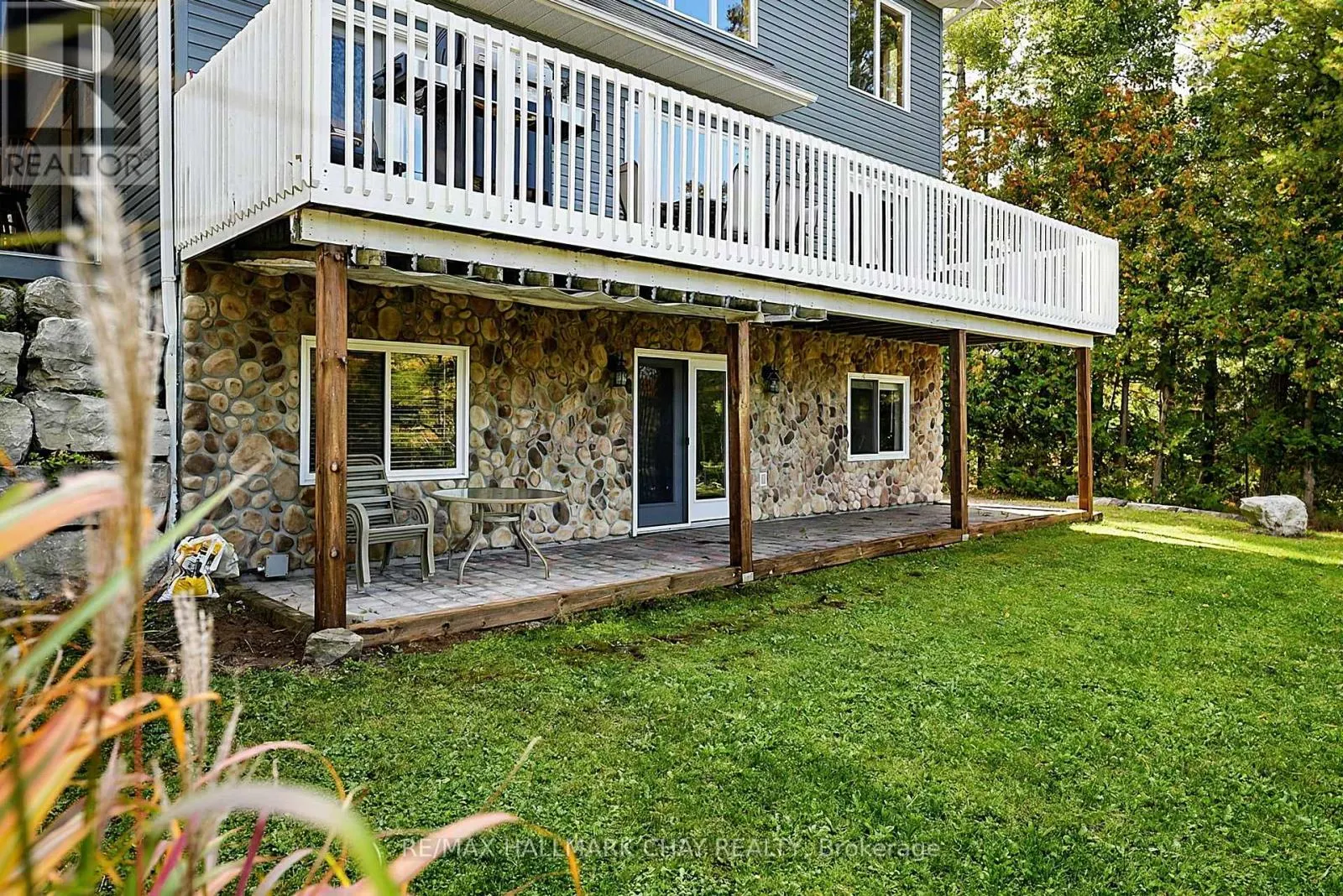 466 BEAUMONT DRIVE